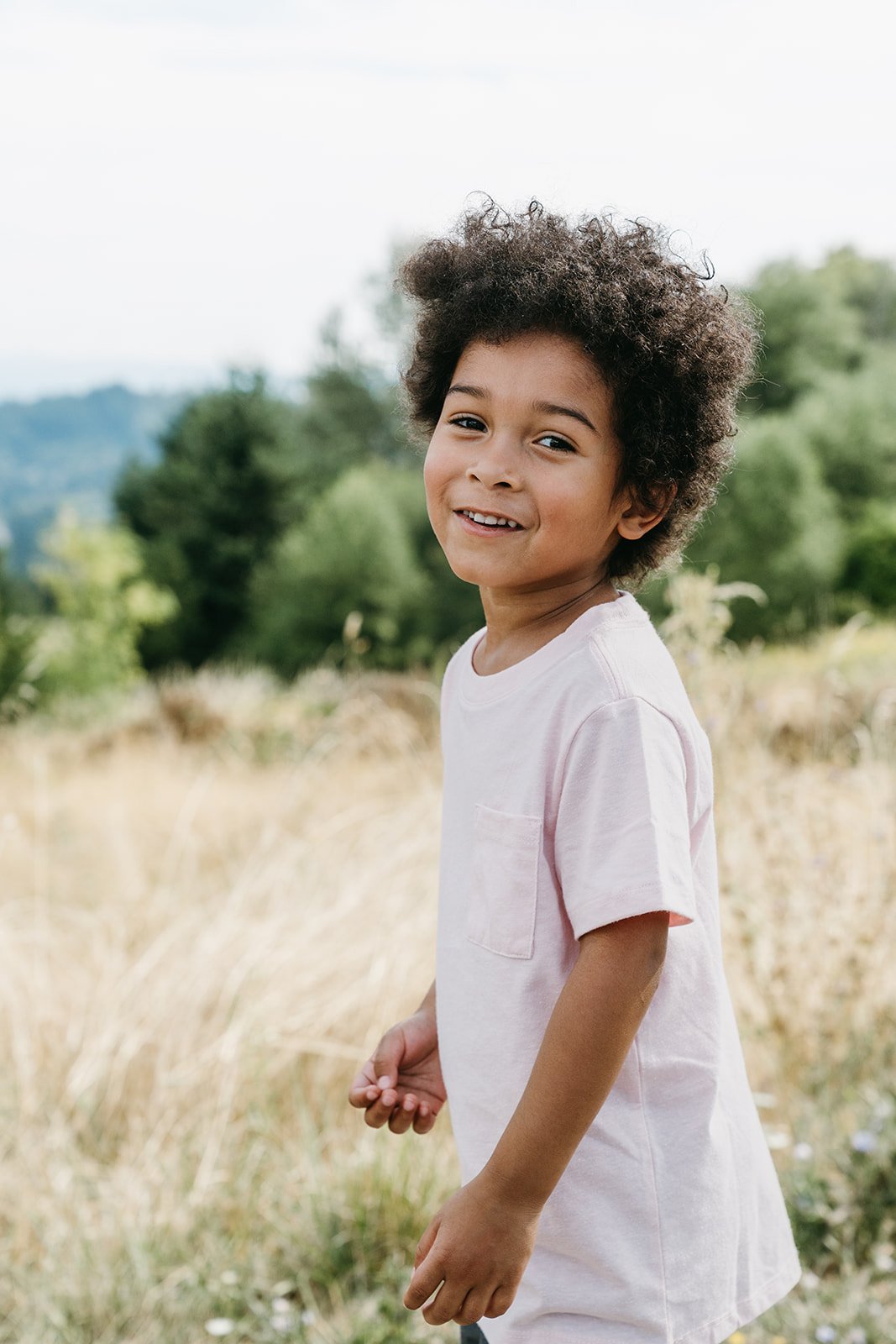 child-nature-playful-casual-portrait-powell-butte-portland.jpg