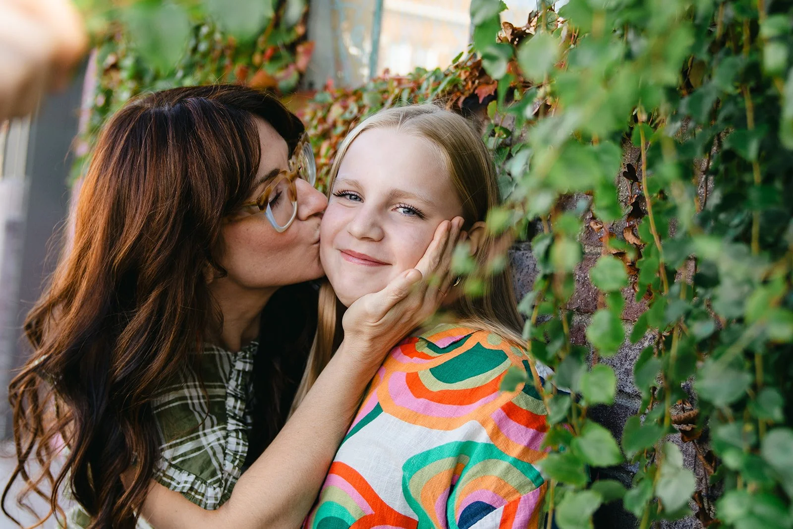 mother-teen-daughter-intimate-natural-portrait-colorful-portland-oregon.jpg