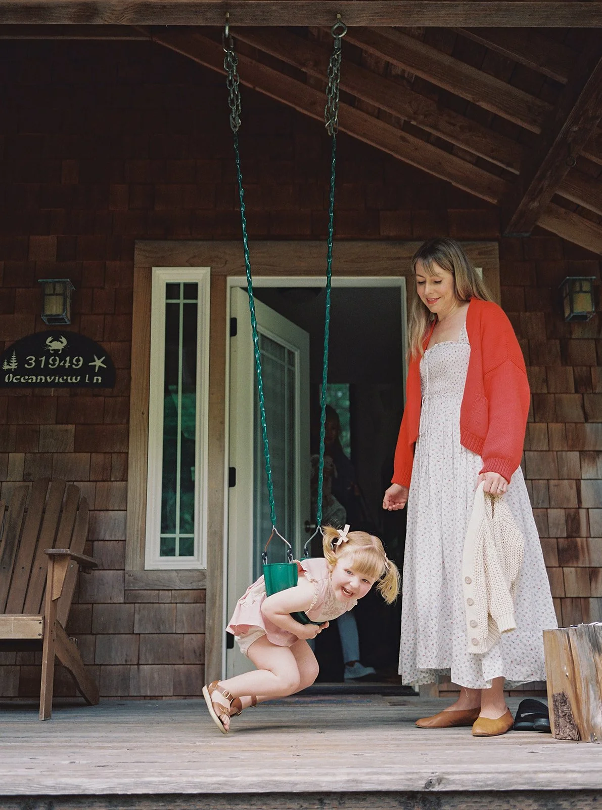 motherhood-daughter-home-film-photo-portland-oregon.jpg