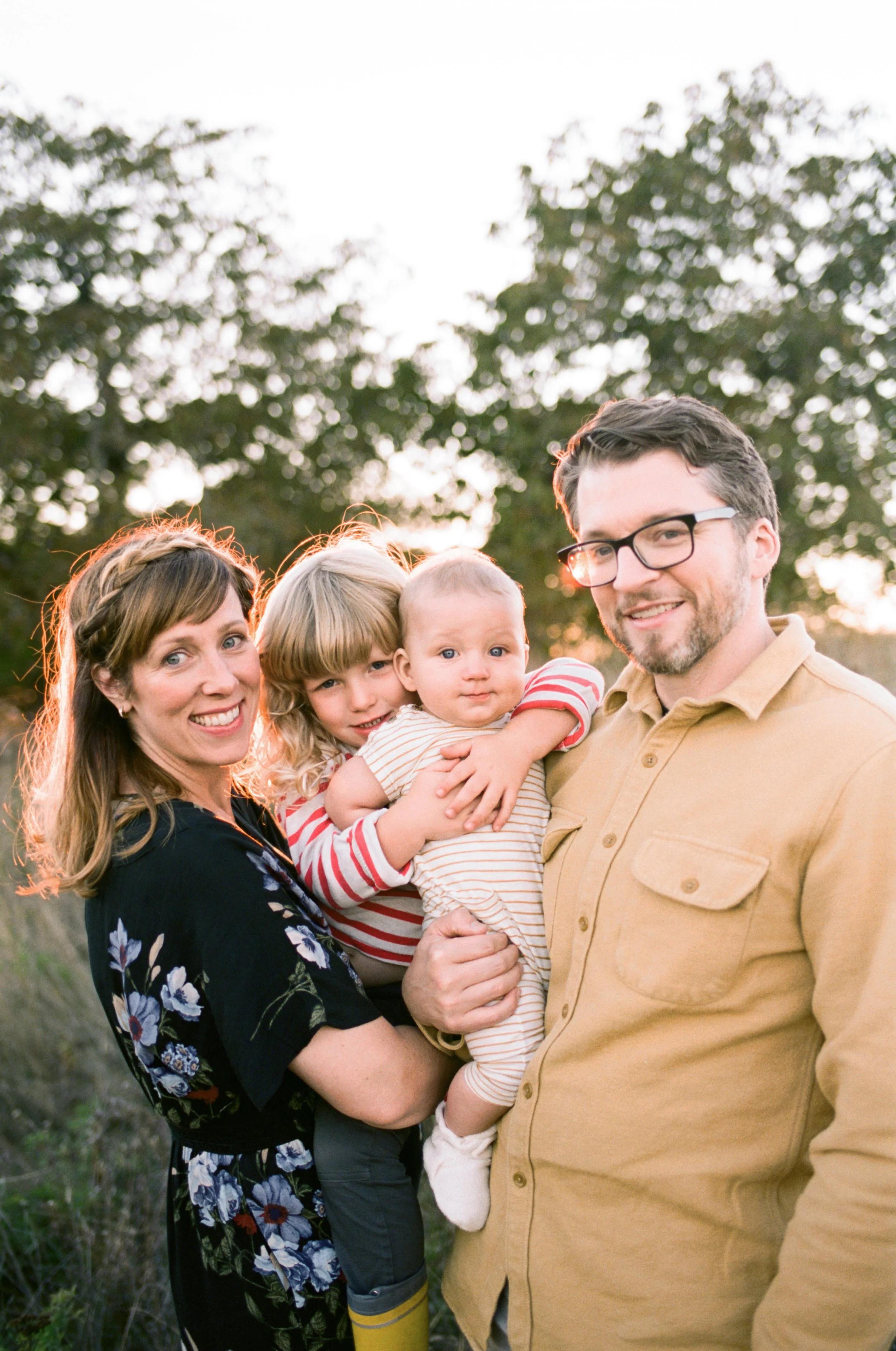 family-portrait-lifestyle-film-outdoor-portland-oregon.jpg