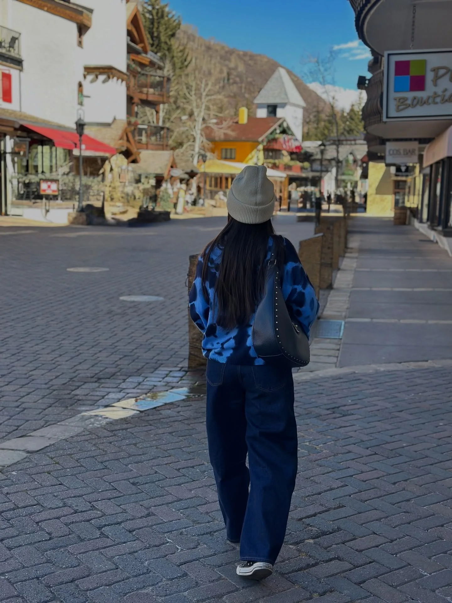 Feeling Blue 💙

#shopsmall #blueoutfit💙 #vailcolorado #vailshopping