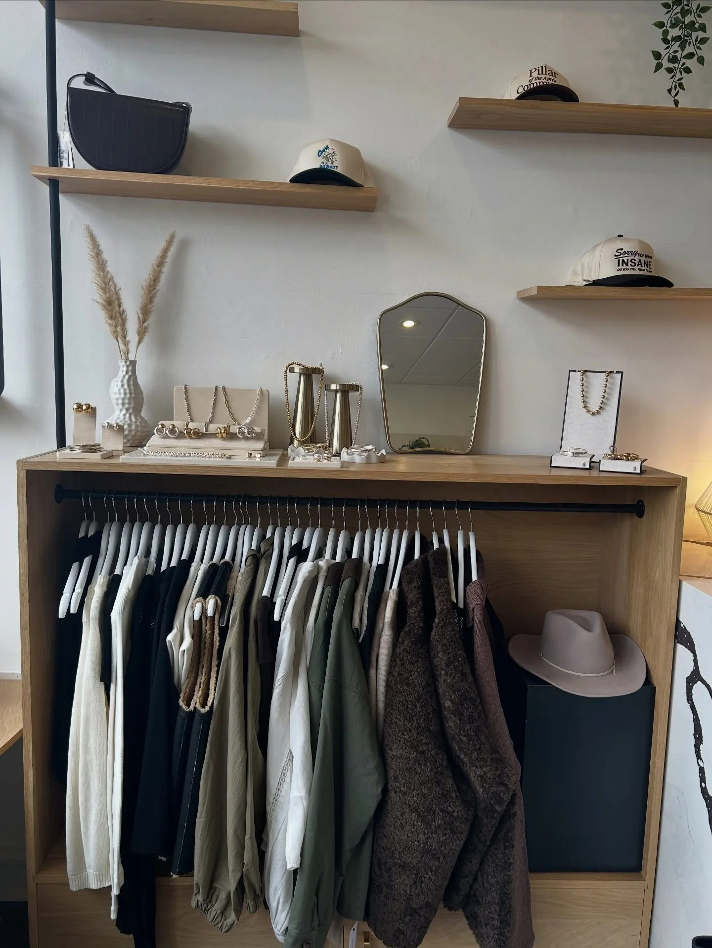 She&rsquo;s refreshed and she&rsquo;s ready to go ✨

#storerefresh #shopsmall #denvershopping #storetour