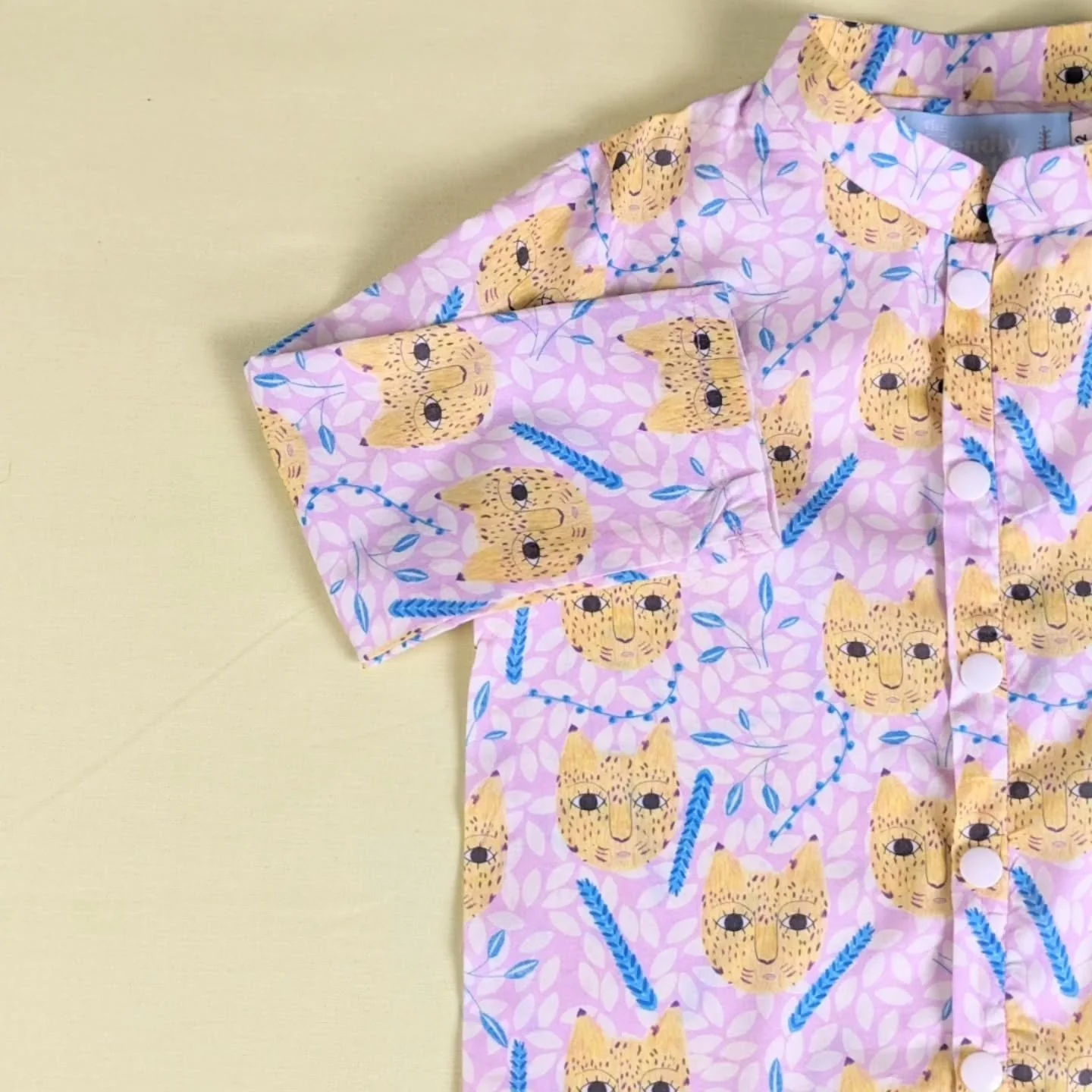 Voil&agrave; de quoi passer l'hiver tout en douceur avec ces chemisiers col mao 💜
Vous pourrez retrouver ces chemisiers enfant &agrave; Bruxelles, chez @belge_une_fois !
Ou passer votre commande en m'envoyant un mp 🌞
#modeenfant #ethicalfashion #cu