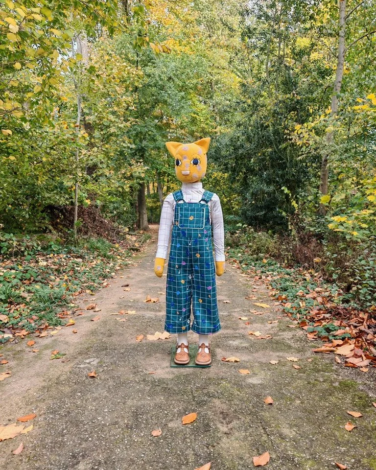 BERLIOZE &mdash; c&rsquo;est quoi, c&rsquo;est QUI ?
La nouvelle mascotte de The Friendly Monster !
Je lui ai donn&eacute; vie dans mon atelier pour qu&rsquo;il puisse mieux vous pr&eacute;senter les tenues que je couds avec amour et un soup&ccedil;o