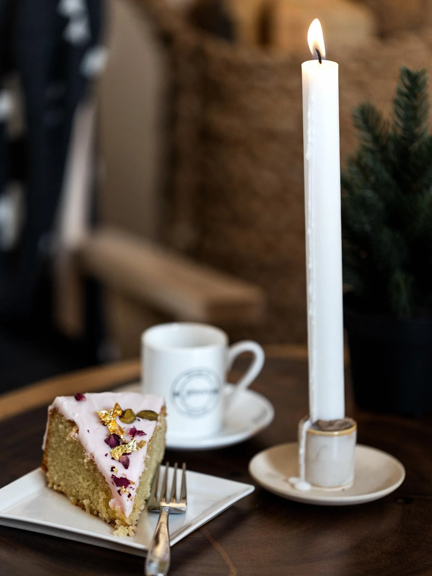 &lsquo;Tis the season for sharing treats + few sweets are more beautiful than our client Andrea&rsquo;s baked goods @sutiandco.