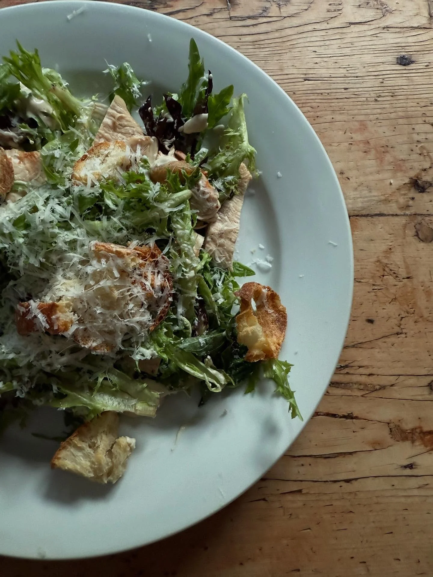 Simple dinner for a hot summer night -
Chicken caesar with tahini dressing, Grilled chicken over mustard greens with ciabatta croutons and shaved parmesan

Tahini dressing recipe below! 
https://www.whisking-away.com/recipes/tahini-caesar-dressing

#