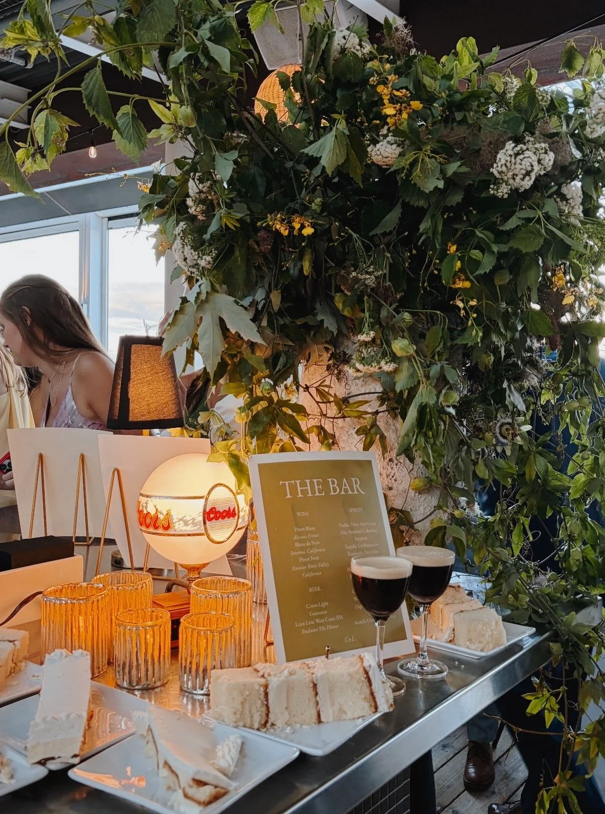 Such a fun summer wedding reception. 

Event Planning by @honeyhill_weddings