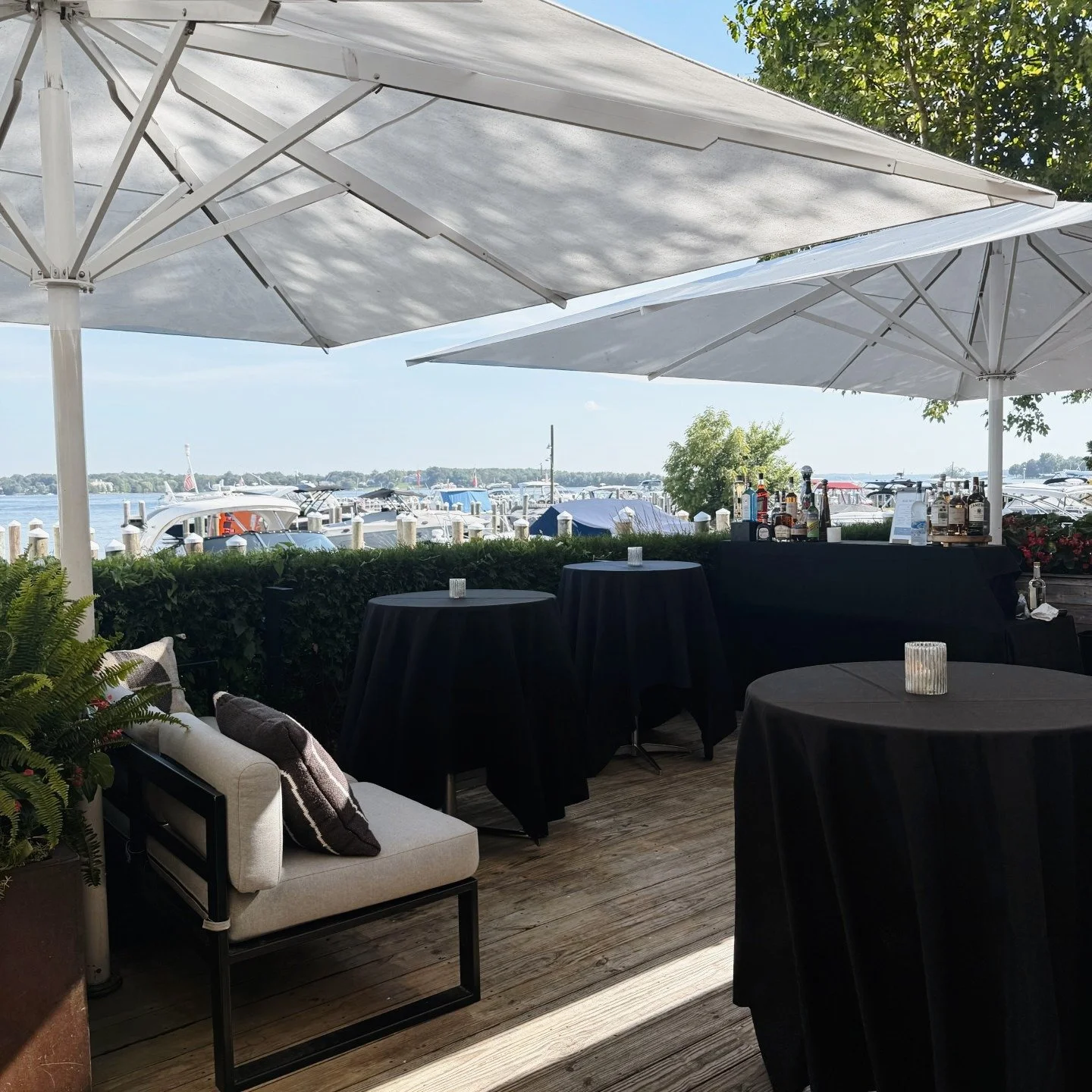 This is where happy hour happens. ☀️🥂 Patio lounge, open air, perfect pours. Tag your crew and let's make it a date.

#PartyAt6Smith #PatioSeason #HappyHour #PatioLounge #HappyHourVibes #OutdoorDining #SipAndUnwind #GoodTimes