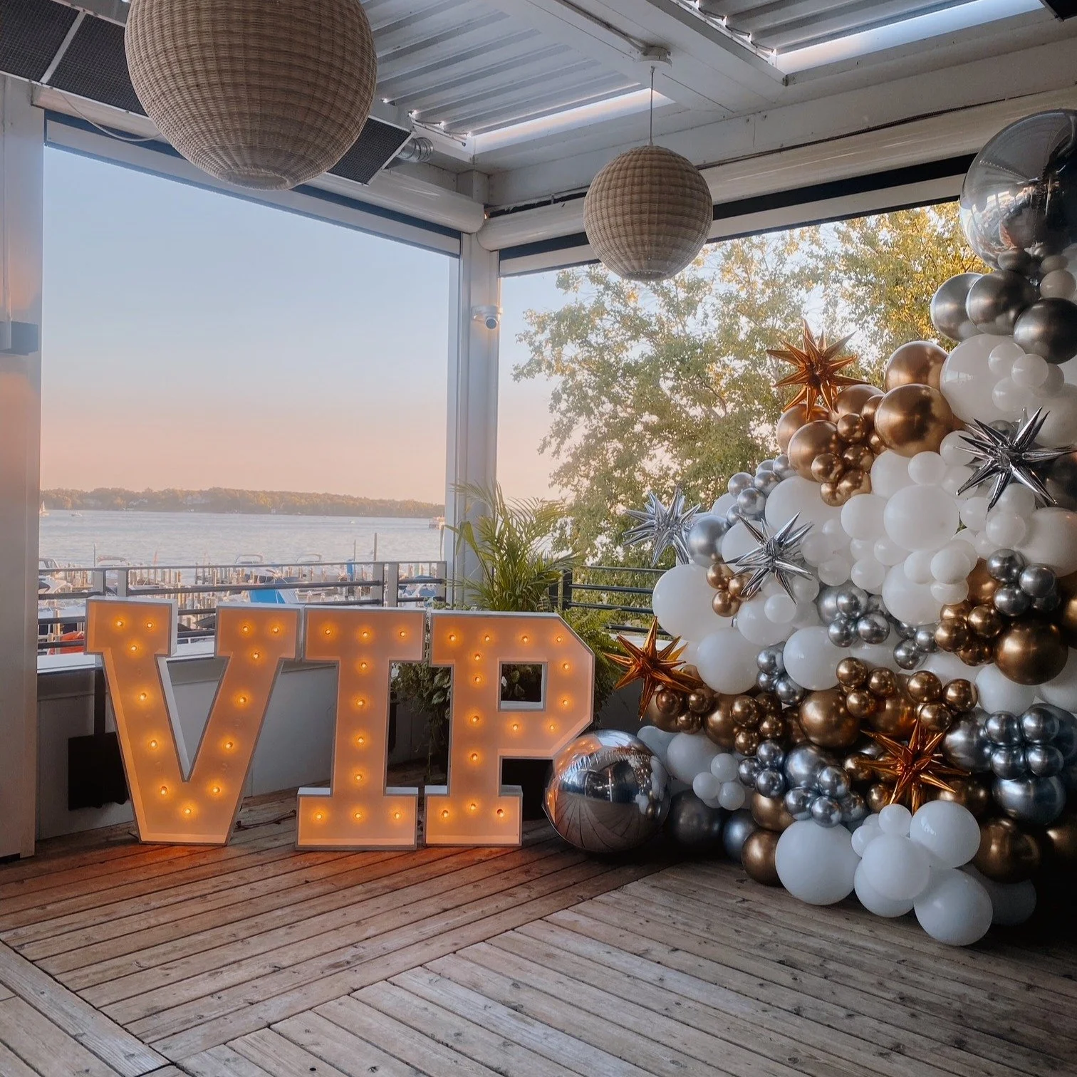 Sunset, skyline, and VIP status all in one frame. 🛥️

Ready to host your next celebration with a view like this? Let's talk. 📩 

#PartyAt6Smith