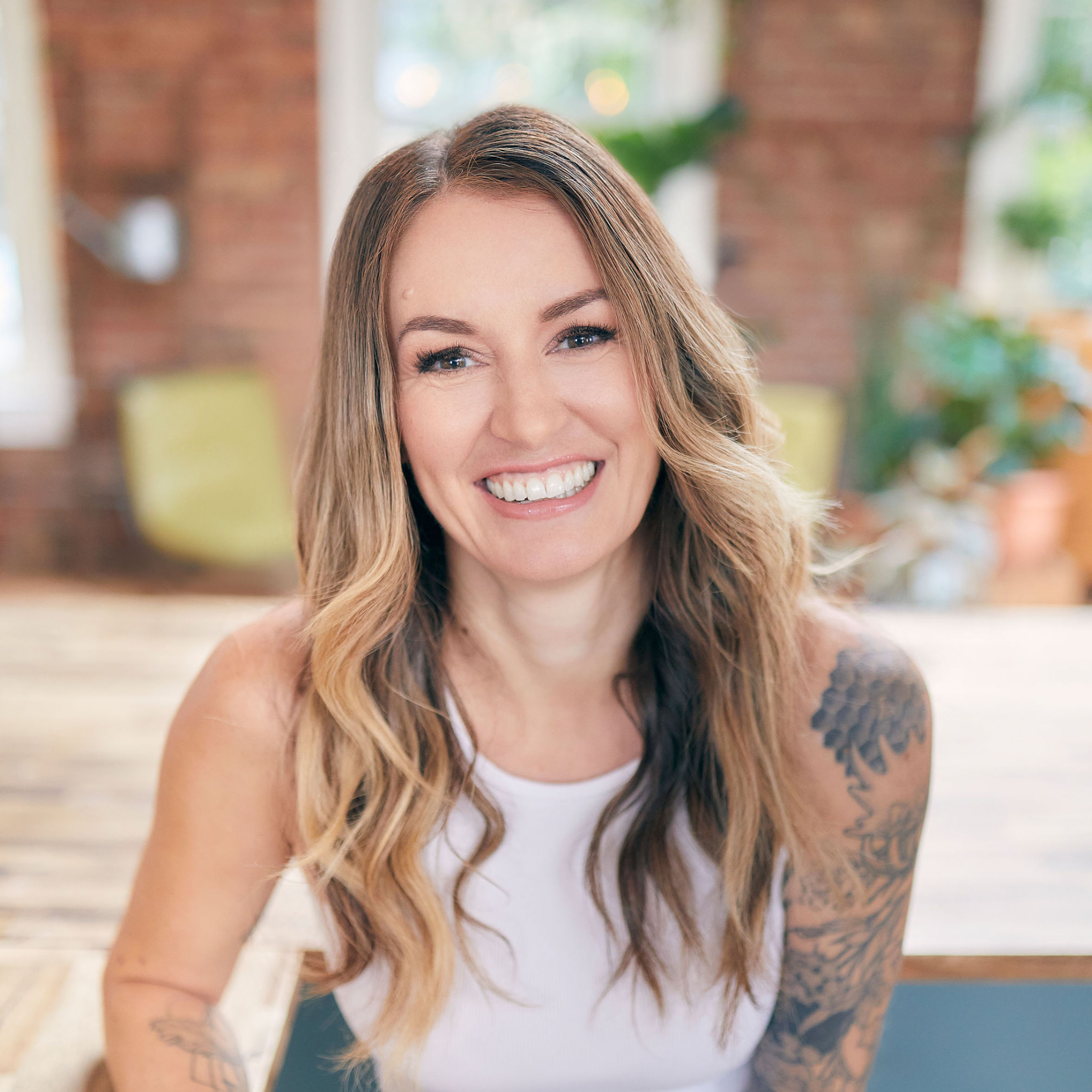 Why the Marketing Course I Bought Didn't Help Me (w/ Rebecca Tracey of The Uncaged Life)