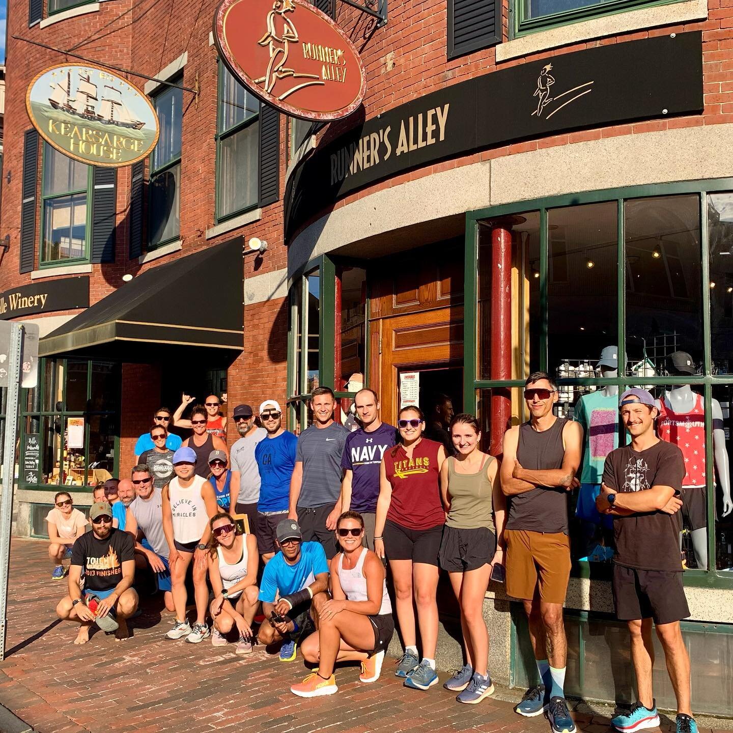 😃 Come run with friends tonight!

🏃🏻&zwj;♀️🏃🏾&zwj;♂️ Join us at 6PM at Runner&rsquo;s Alley for 3 or 5 miles - all paces and levels welcome! 

🐐 Stick around after your run for good drinks and food at The Goat! 

👀 Looking ahead to next week: 
