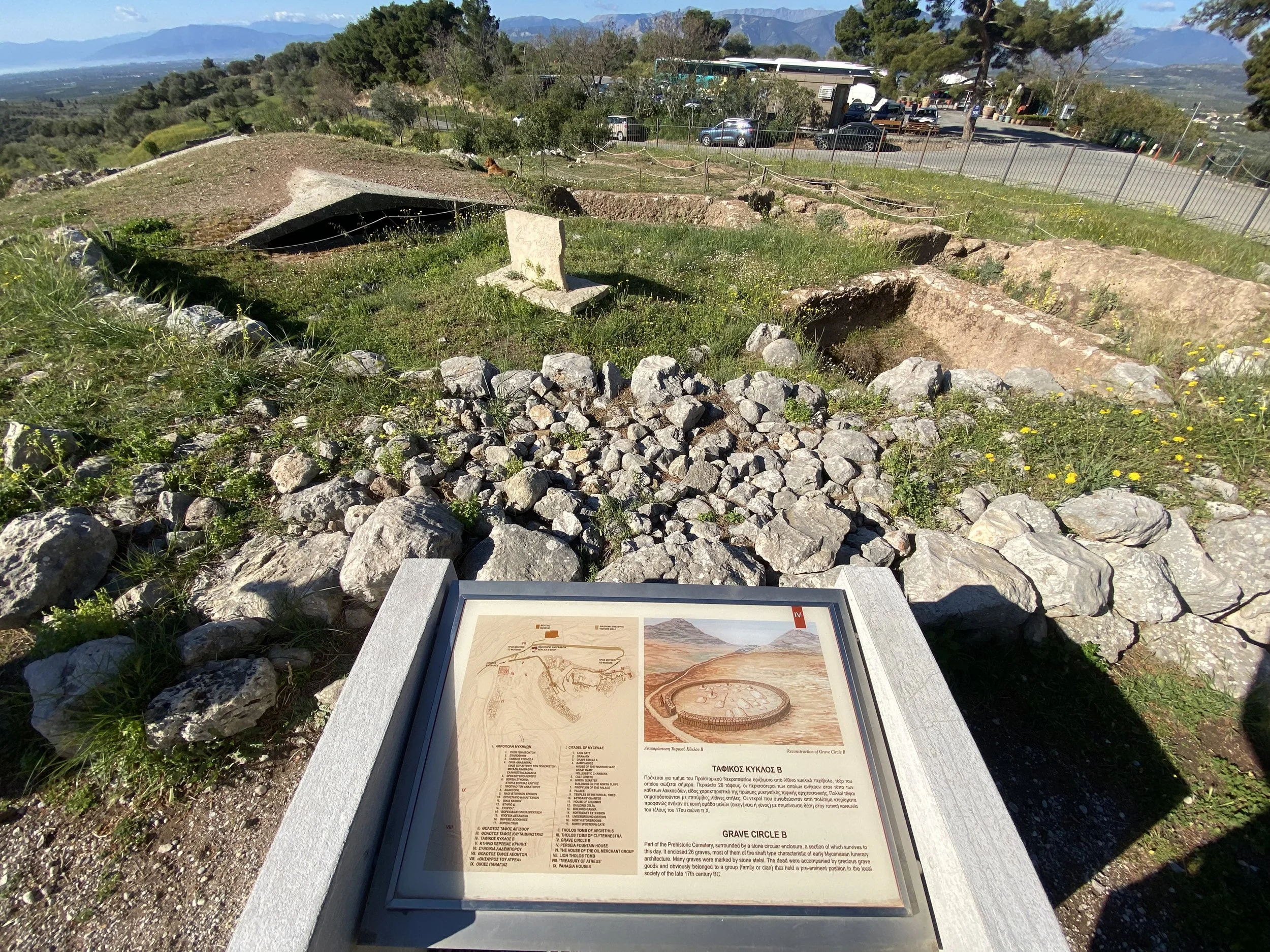 Grave Circle B