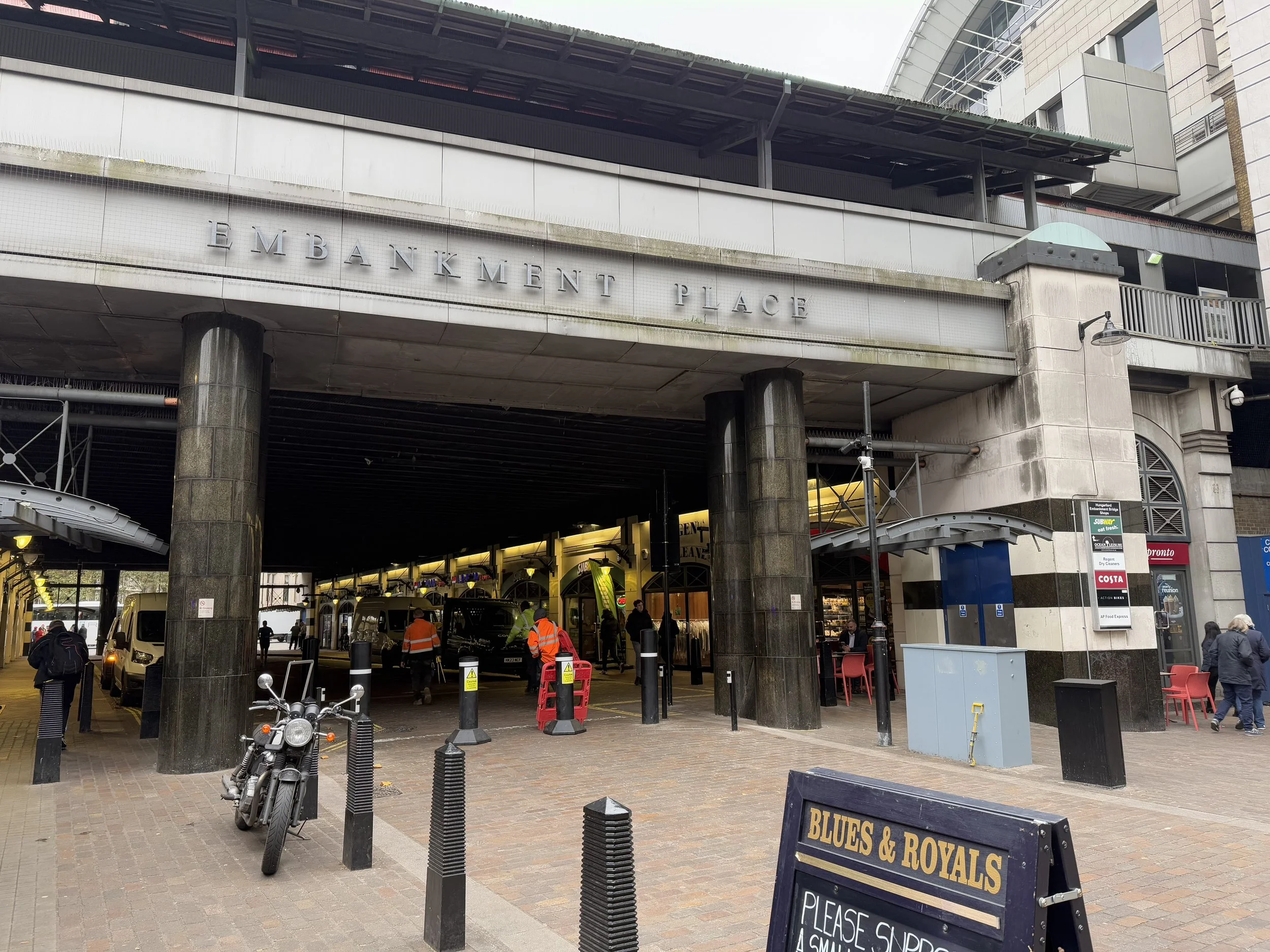 Embankment Pl
