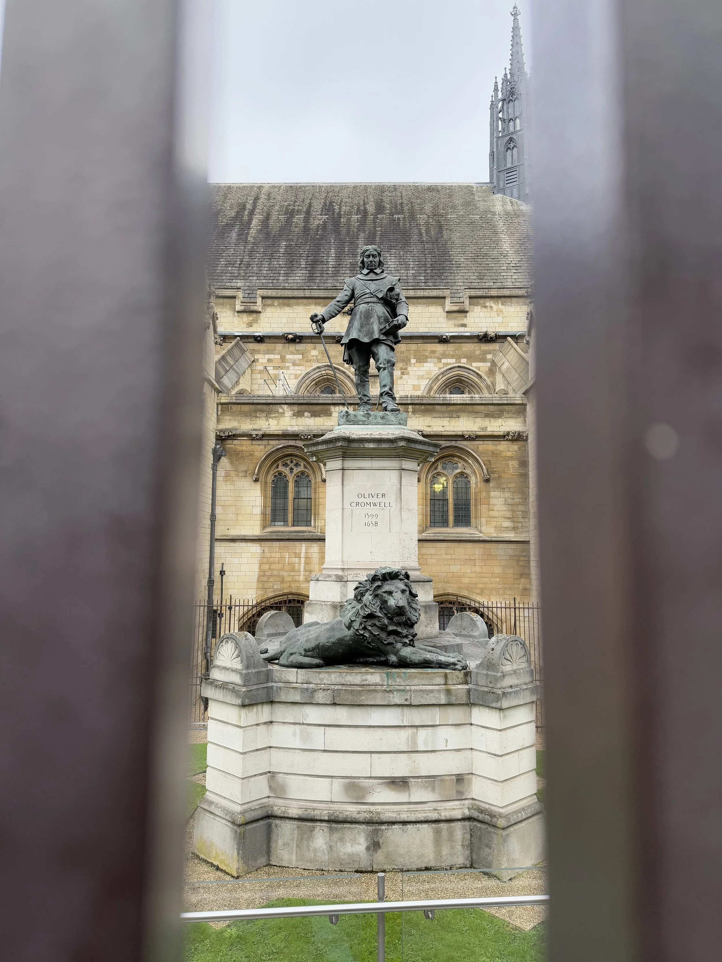 Statue of Oliver Cromwell