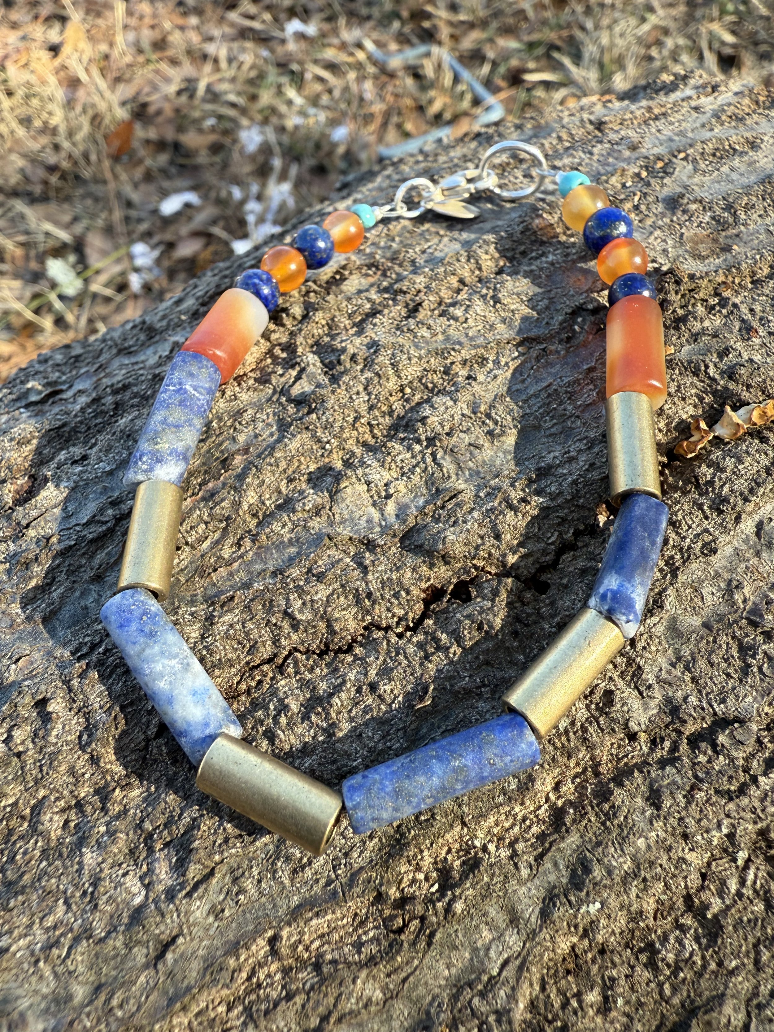 Based on one belonging to Queen Puabi  Akkadian noblewoman or queen who ruled in the Sumerian city of Ur around 2600 BCE. Found in her tomb with her on display British Museum 