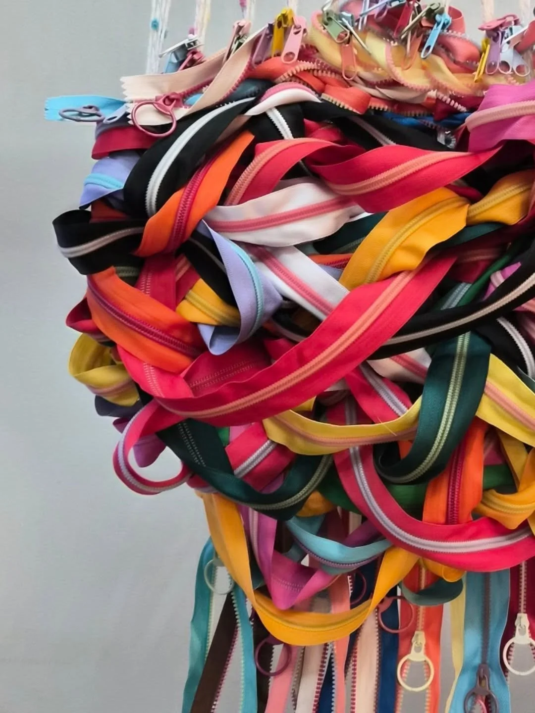 It's TEXTURE Thursday!

Looking forward to sharing this #fiberart piece soon. 

This #weaving is entirely made out of zippers!!!

Love making art at @losostudios!

Stay tuned...