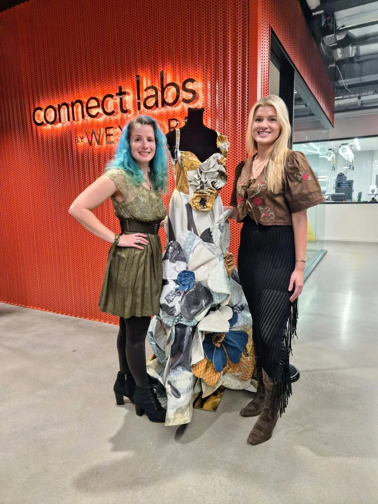 Went to my first @artpopstreetgallery event last night and it was such a good time!

The Community Threads exhibit was so inspiring. I got to wander through it with my new friend @abigail__norris , who I actually first met at the Mint Museum Randolph