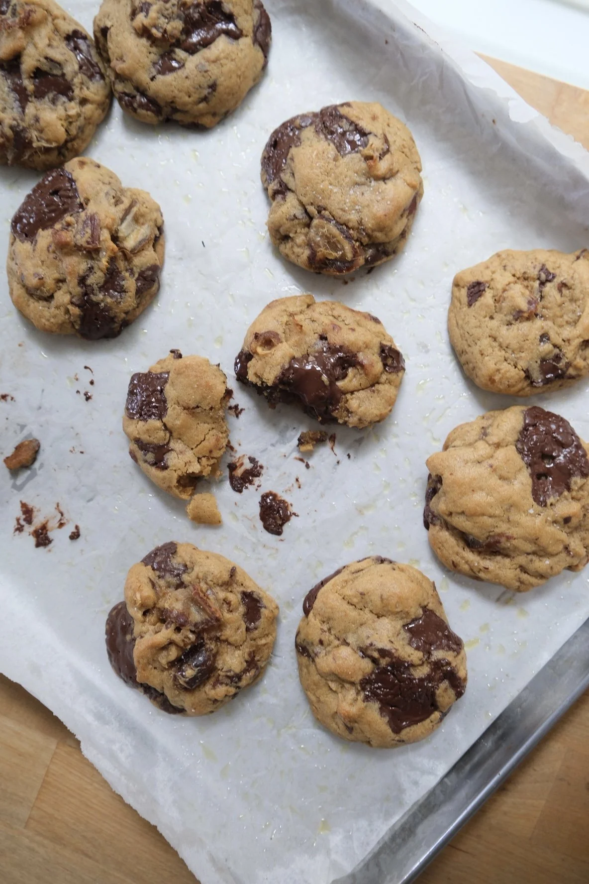 SALTED GOOEY DATE COOKIE