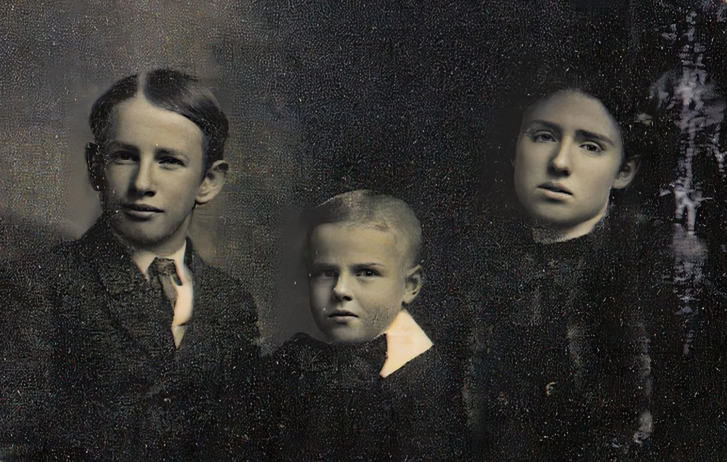 Clarence Van Sant with his siblings, 1903 or 1904