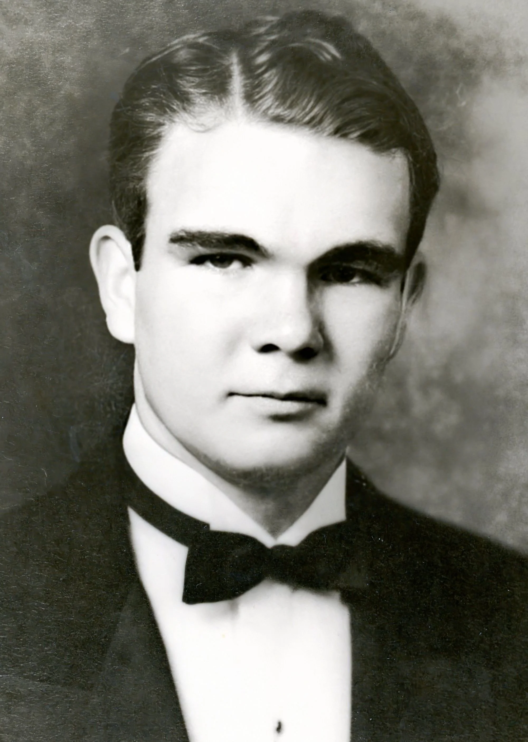 Tom Wheeler graduation photo, 1943