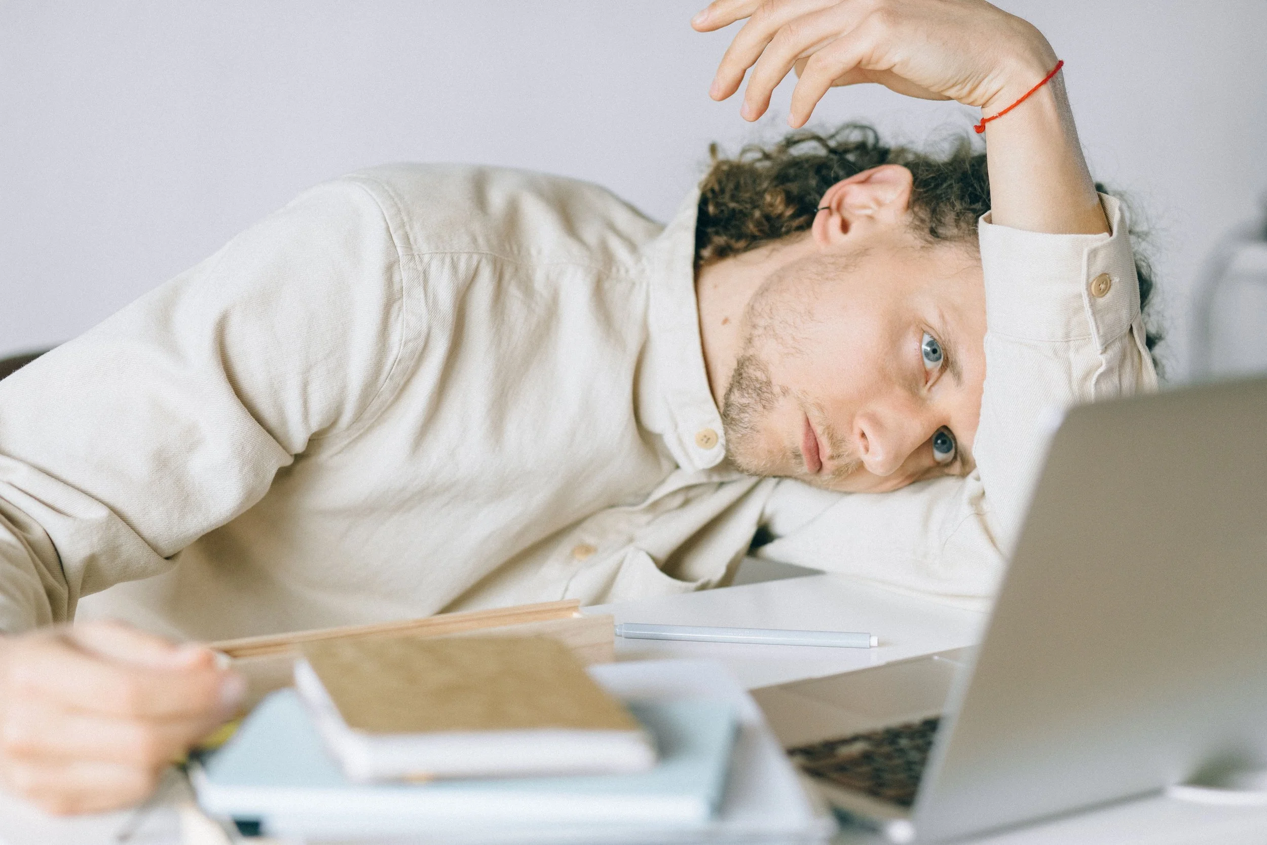 What Are the Early Signs of Workplace Burnout Most People Ignore?