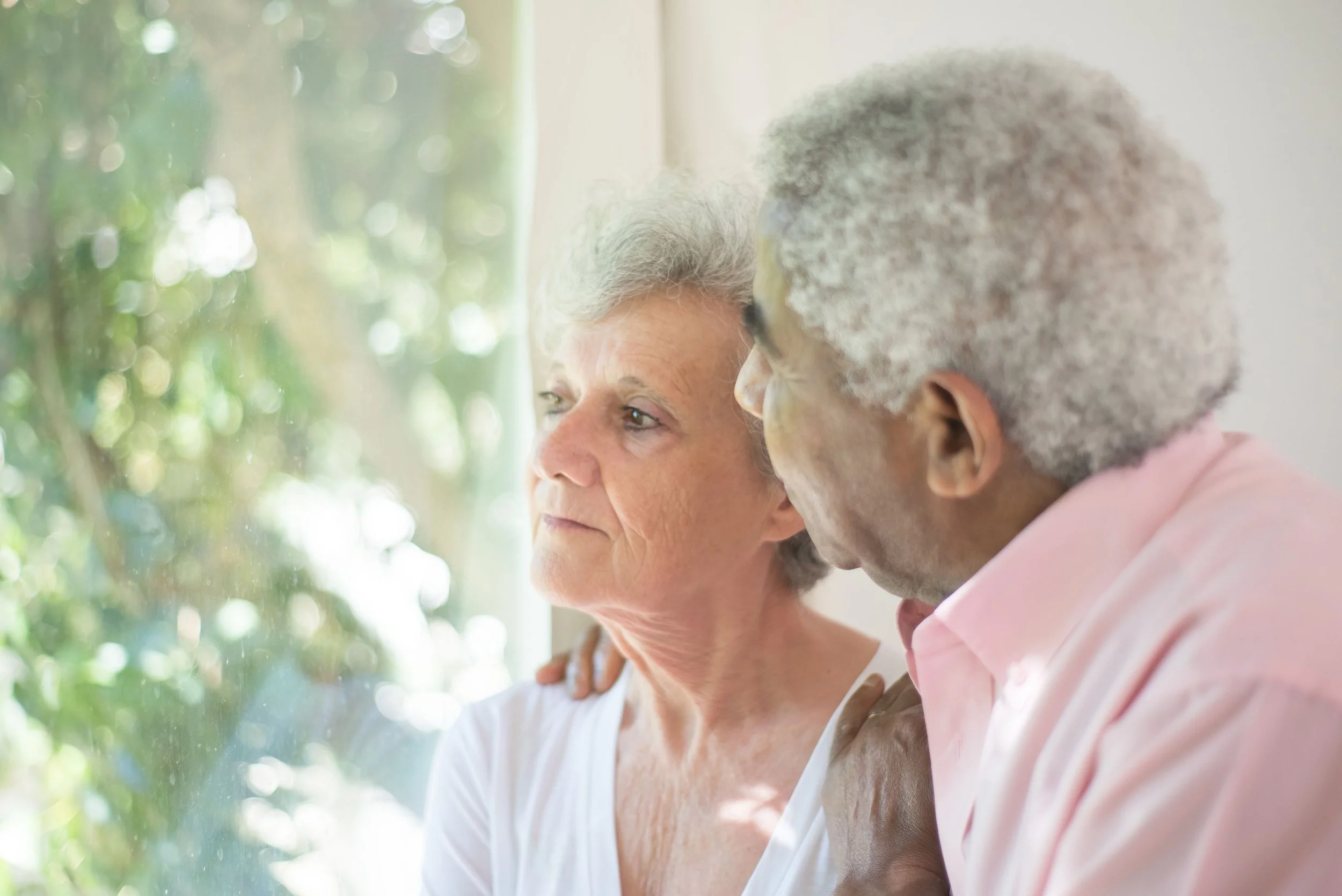 What Are the Early Warning Signs of Dementia vs Normal Aging?