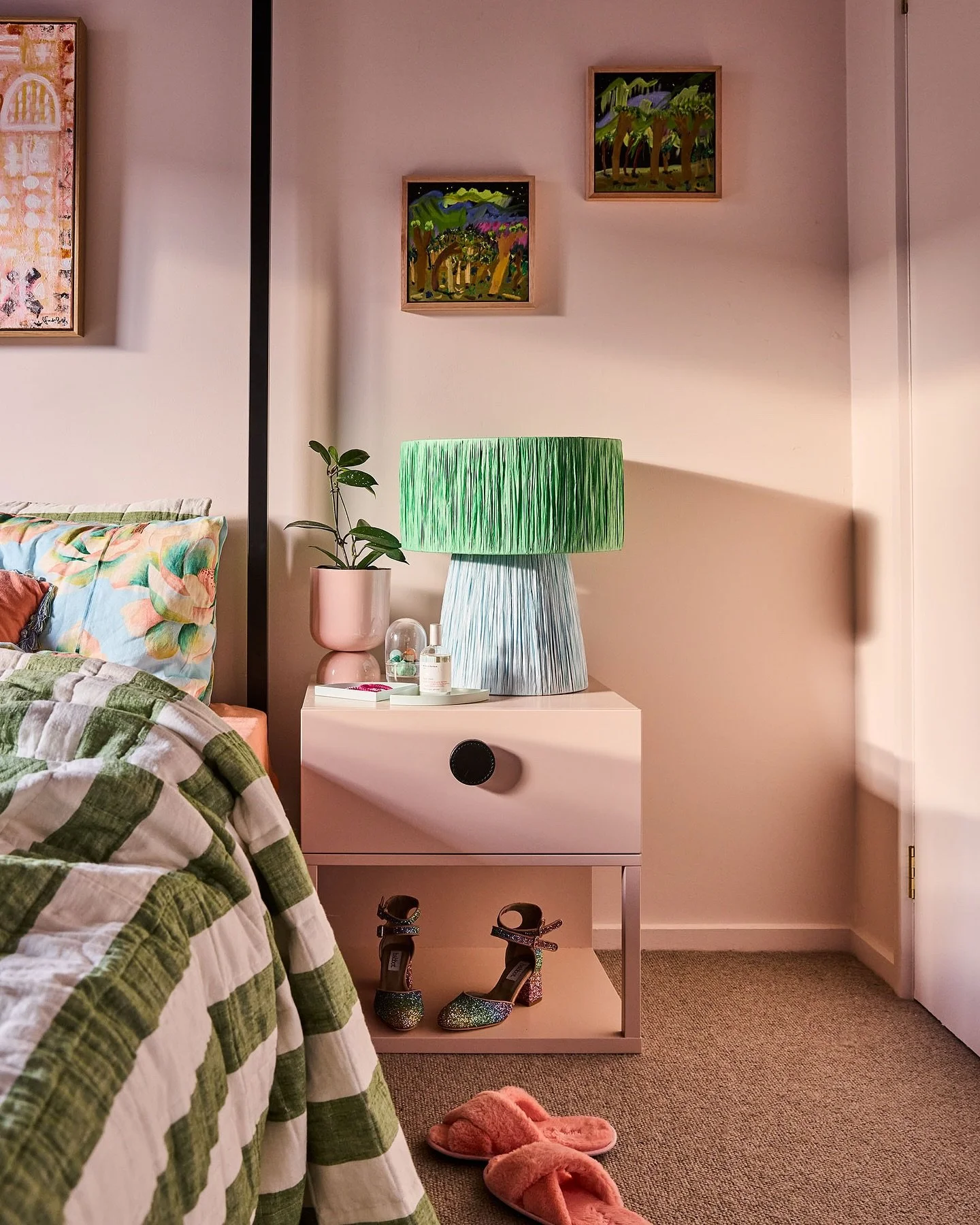 201025: There’s been a lot of exciting things going on lately, so here’s a quiet moment from the home front from a recent visit by Kip & Co.
.
As I shared with Kip & Co, if my bedroom walls could talk they’d tell the story o