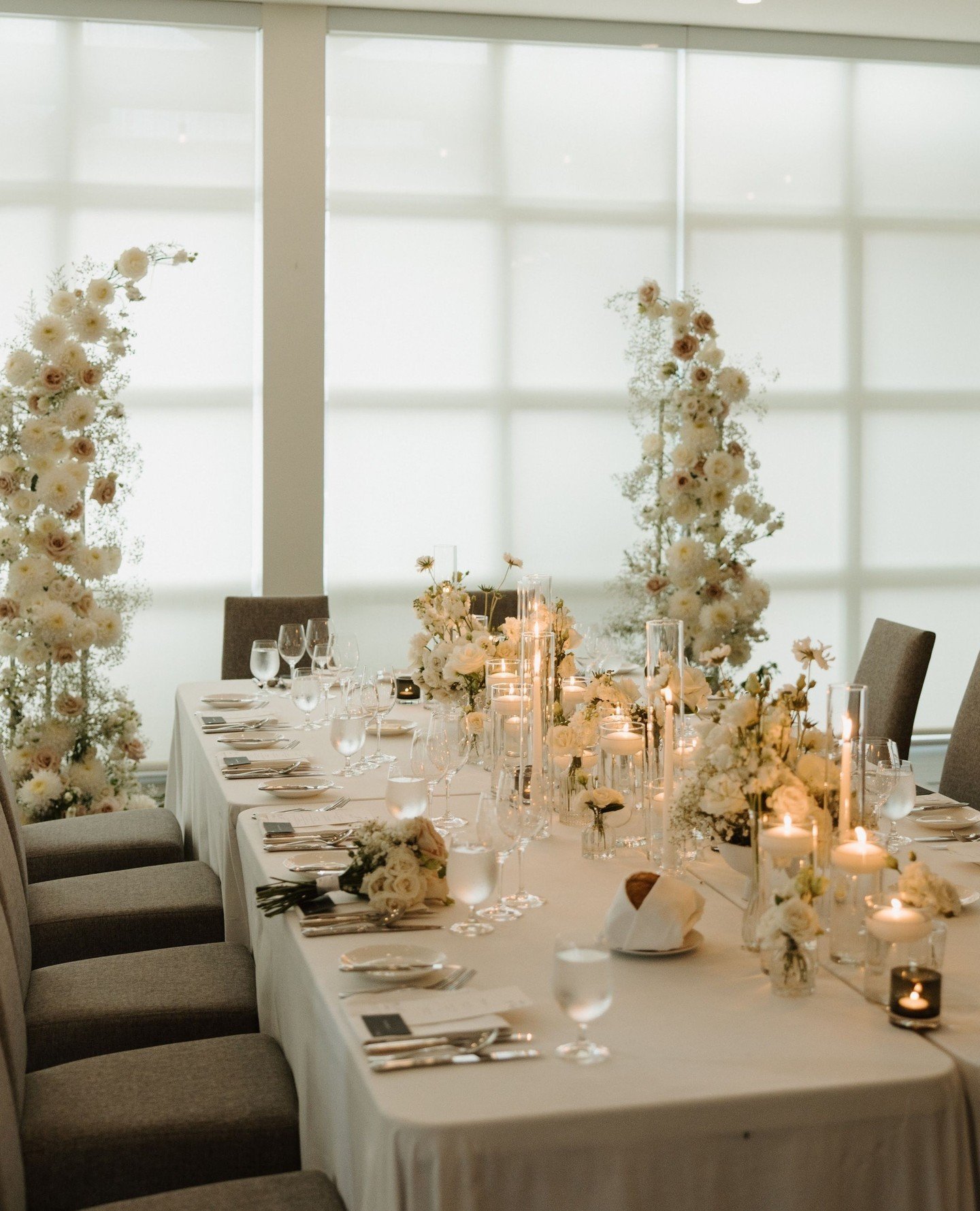 We absolutely swoon when a client tells us they want lots of candles in their centrepiece designs, and how could we not when their weddings end up looking this beautiful? ⁠
⁠
- - -⁠
⁠
Floral &amp; Design @freshlookdesigninc⁠
Venue @langdonhall⁠
Photo
