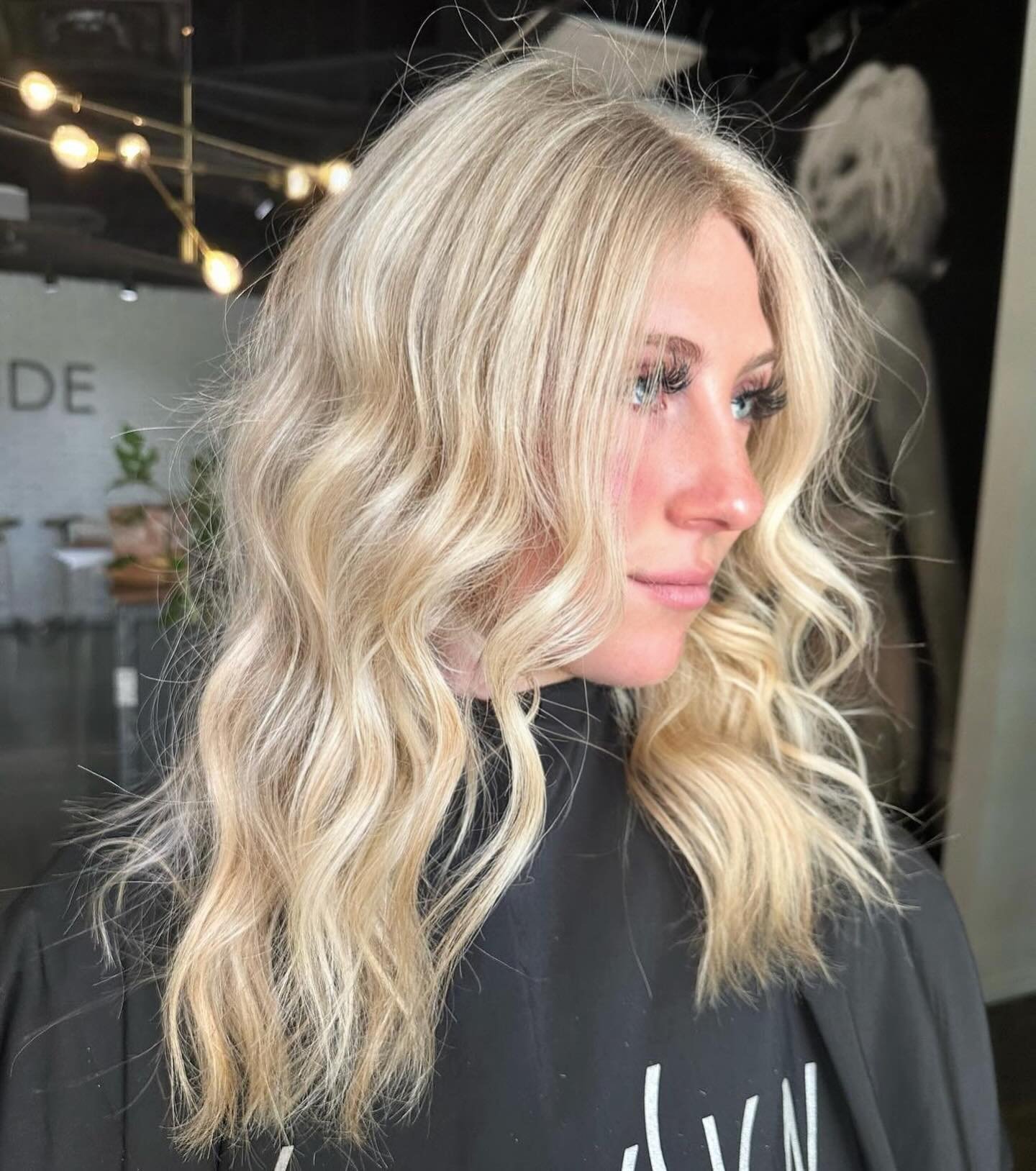 Brb! Booking with @karagenstyles immediately🤩 

✨LINK IN BIO TO BOOK✨

#nwahairstylist #blondehair #blondefayetteville #hairinspo