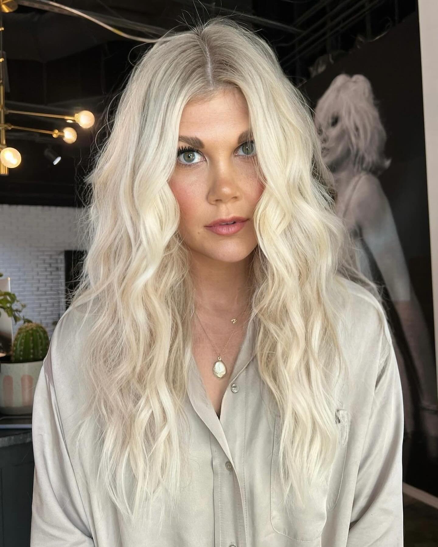Summer is almost here! Keep your extensions looking AMAZING✨ allllll summer long with sunscreen safe for hair extensions by @harperellishairco 💛 available now at Blonde! 

Hair by the one and only @michellegamboahair 🤩 #harperellishairco #nwastylis
