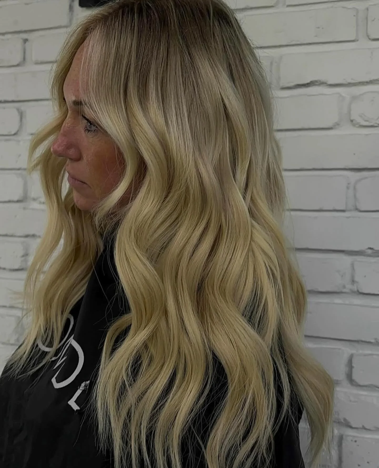 Blonde upgrade = unlocked 🔓💛

Hair by @mars.manes 

Hair by @hairbytaylorkelley 

#BLONDEFayetteville #FayettevilleStyle #FayettevilleSalon #Salonlife #SalonVibes #FayettevilleSalon #HairStylist #nwastylist #blondebombshell #blondehair #blondeinspo