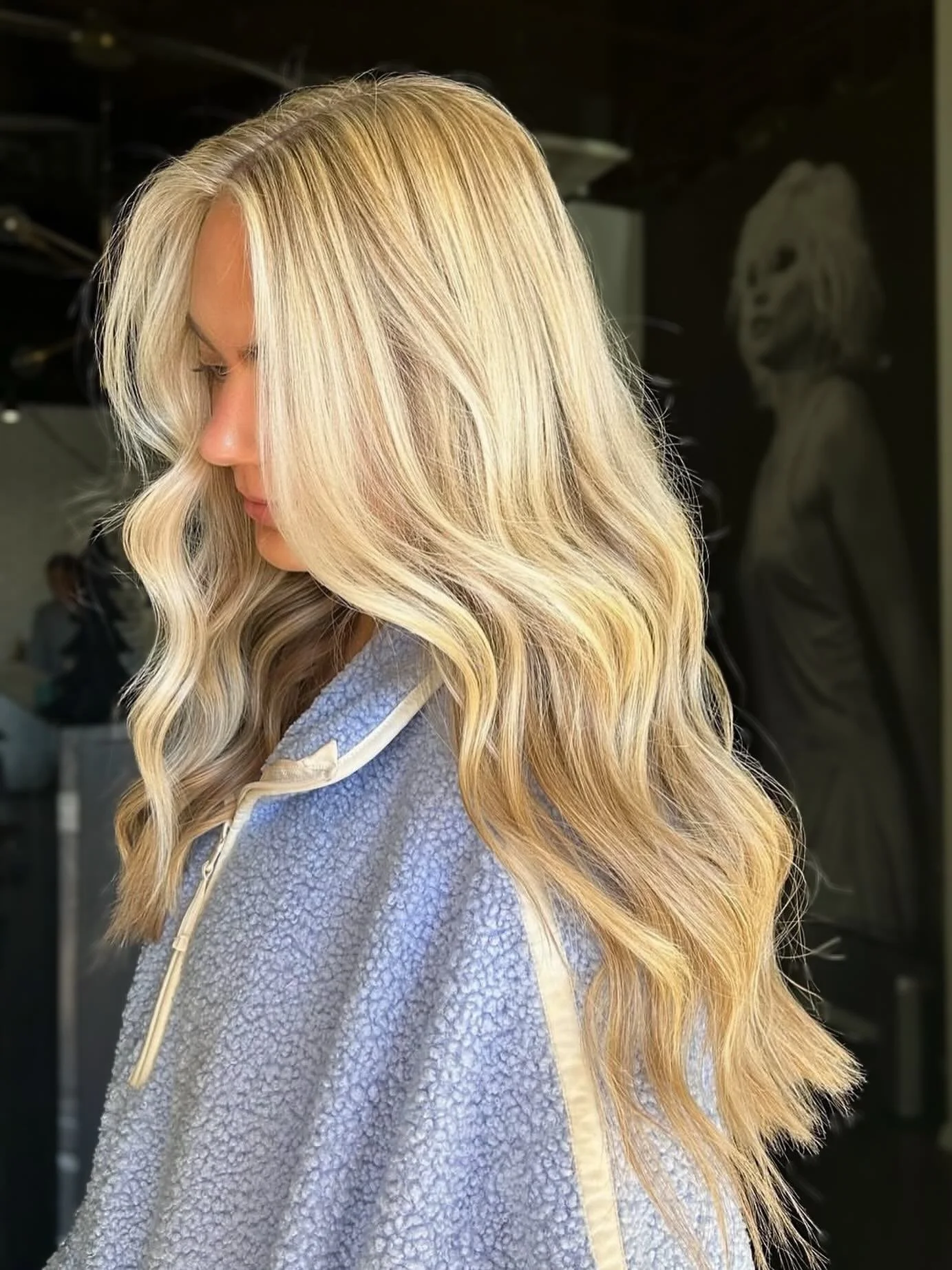 She&rsquo;s glowing from root to tip😍 

Hair by @hairbytaylorkelley 

#BLONDEFayetteville #FayettevilleStyle #FayettevilleSalon #FayettevilleSalon #HairStylist
