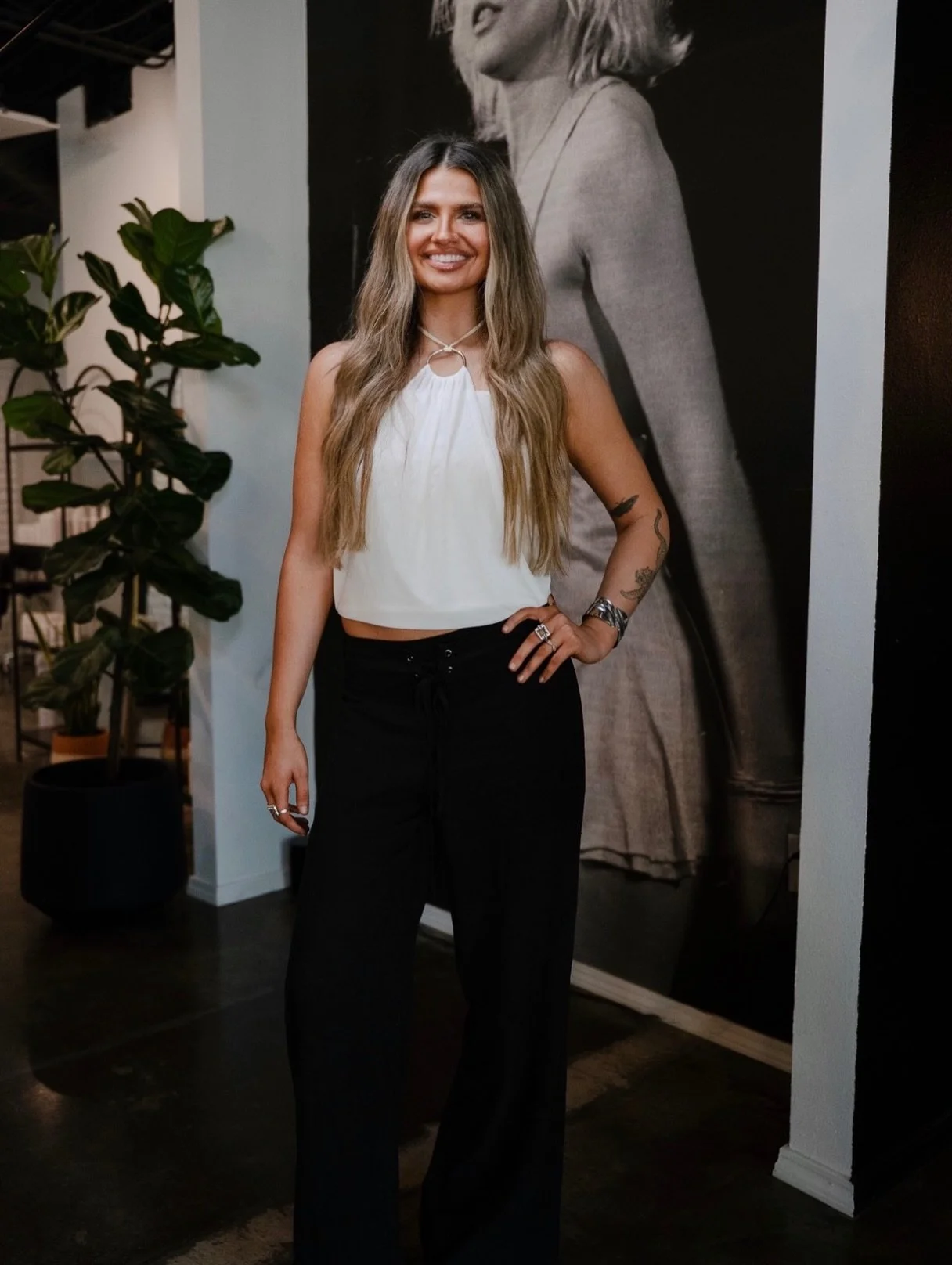 ✨ MEET YOUR STYLIST | HAZEL MOORE ✨
@hairbyhazeljane 

✨Bright blondes, lived-in color, and Blonde Society Hair extensions? Those are a few of Hazel&rsquo;s favorite things. 🤍

✨ Hazel has never been one to sit on the sidelines. She loves a little a