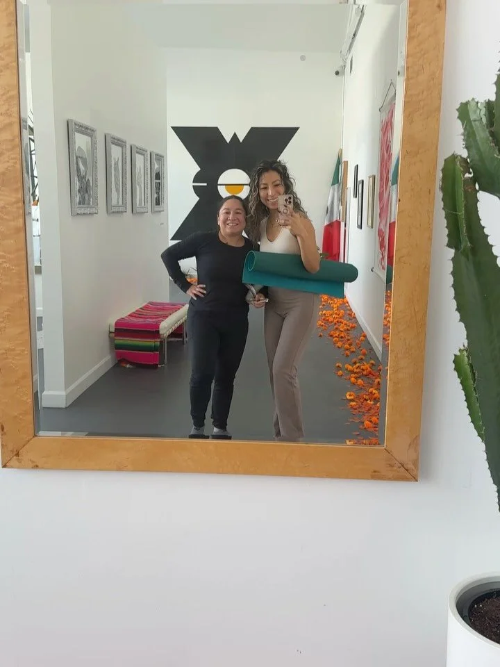 Located in the heart of Pilsen, the yoga studio @latinasweatproject felt like a sacred space built to guide you back to self or home. It was lovely to drive down from the north side to my first class at the Latina Sweat Project studio 🦋 I was greete
