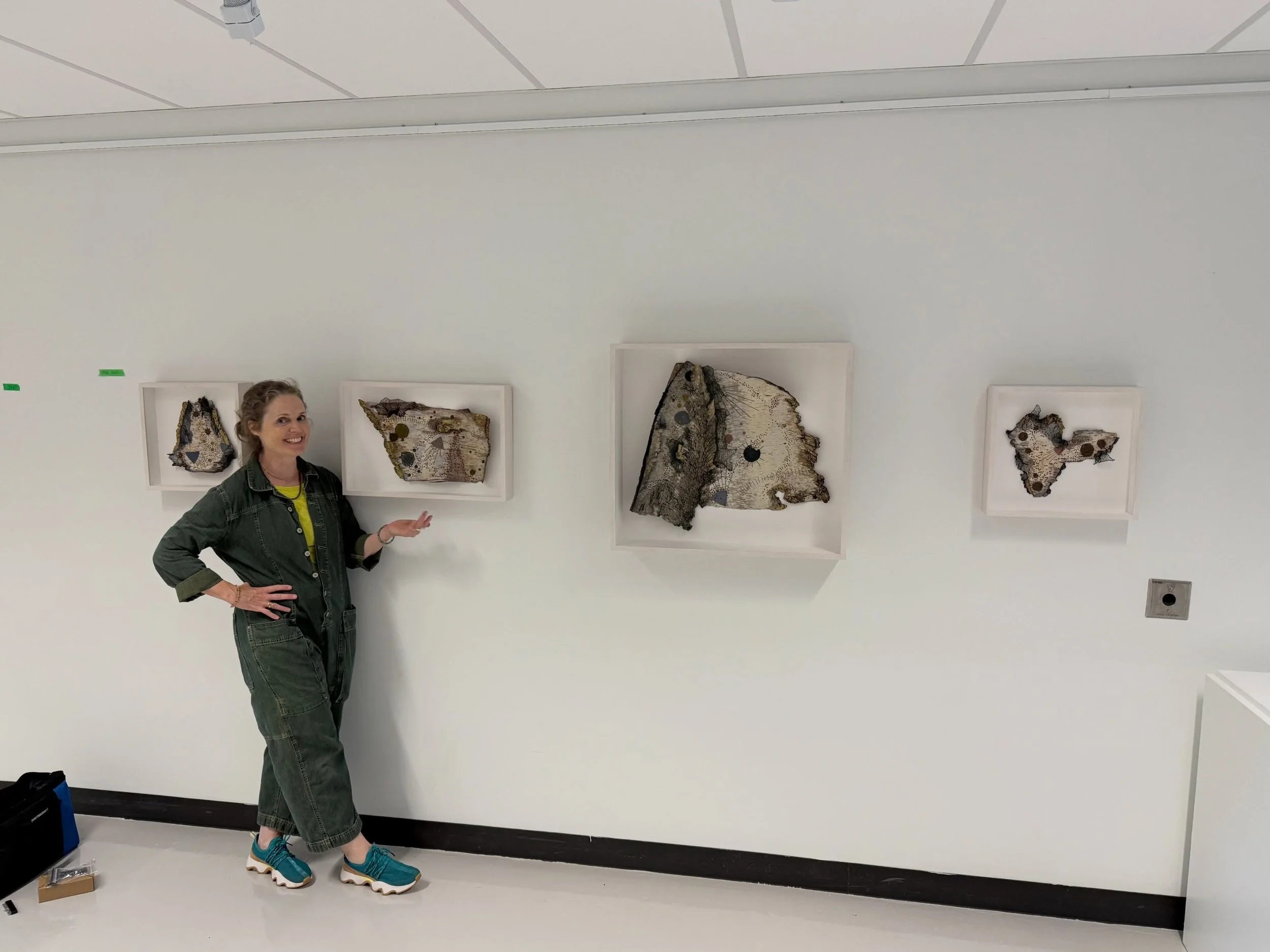 Well&hellip; we did it! After some wrangling with wires, we went back to basics and now my work is happily hung and ready for the opening of World of Threads next week. Thanks to my excellent assistant @connorfenkell &hearts;️ for not only helping hi