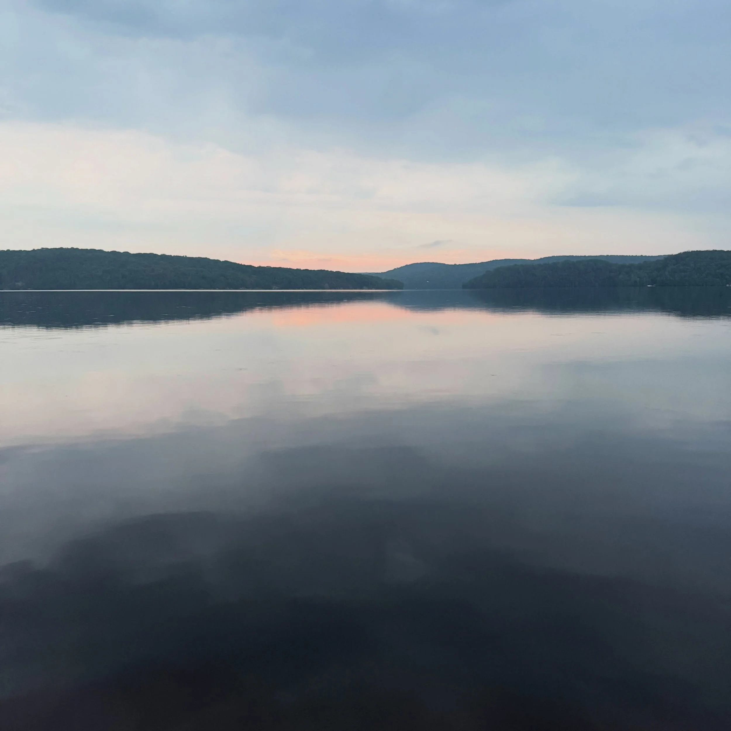 I&rsquo;m taking a pause and slowing down for a bit this week. Going to be as off-grid and analogue as possible. Feeling very grateful for this bit of peace. 

#quiettimes #pauseandreflect #slowstitching #contemporarylandscape