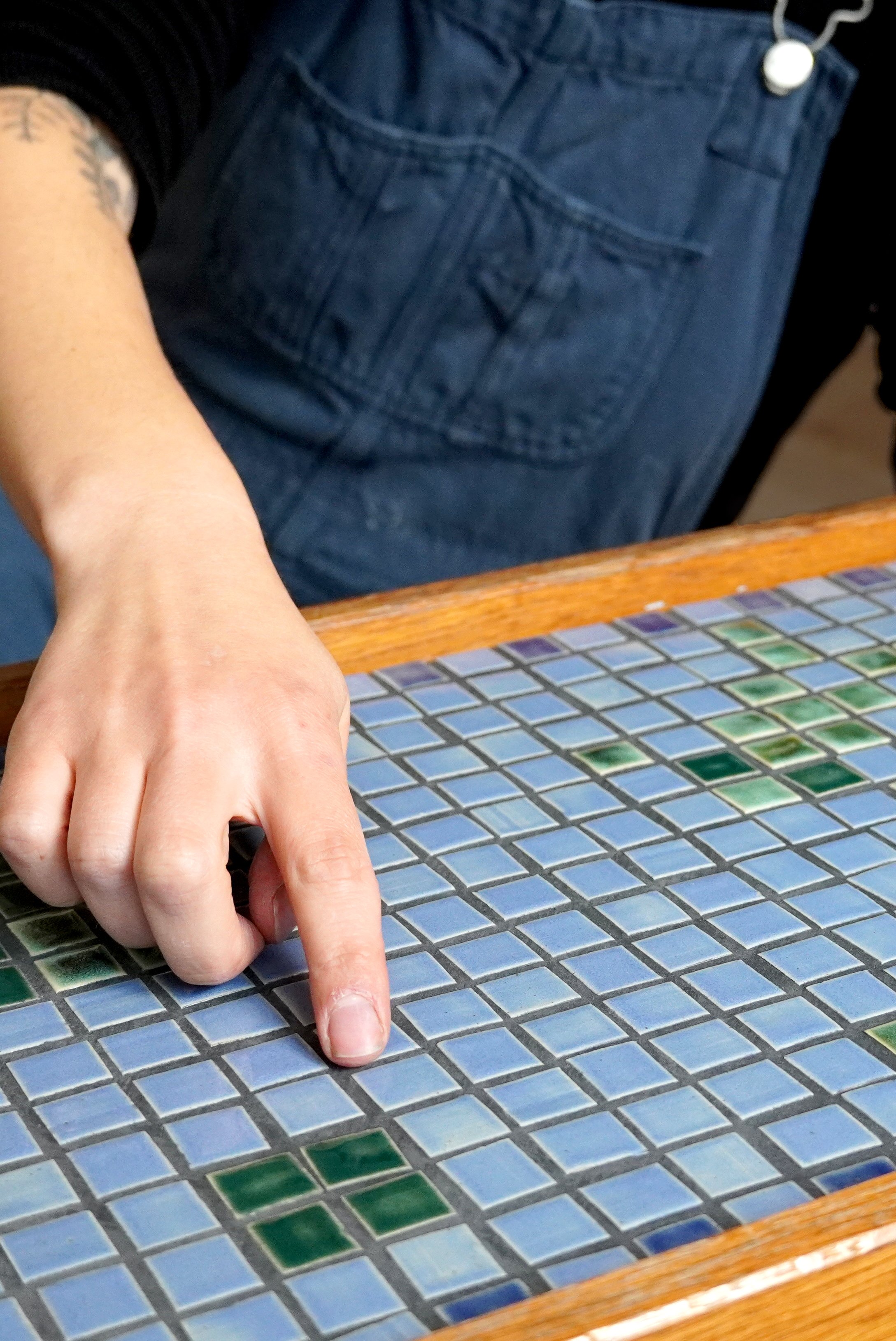 I made a tile table — pottery to the people