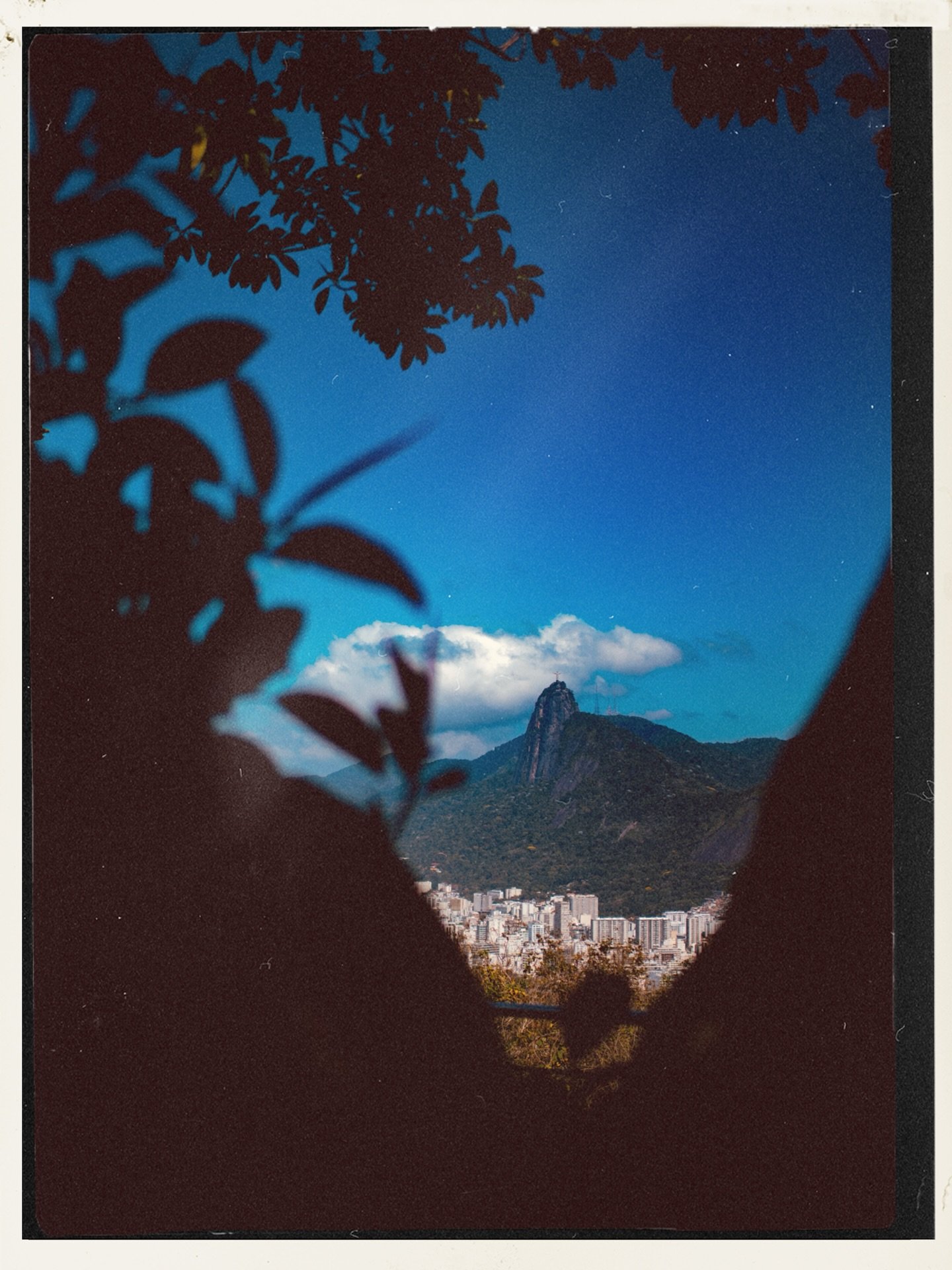 Polaroid - Rio 

@francoiscastelain 
@mako.culture 

#rio #brazil #polaroid #MAKOvoyage