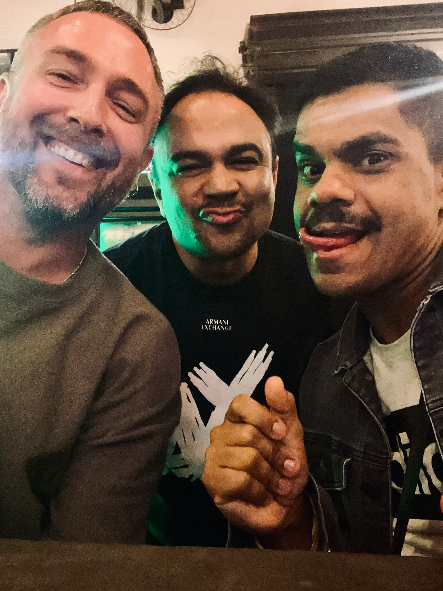 Paulista fragments 🖤

With Mr Sururu &amp; Rubarb 

@saopaulo 
@francoiscastelain
@rdgglima 
@amadoigor 
@mako.culture 

#saopaulo #brasil #cityvibes #MAKOvoyage