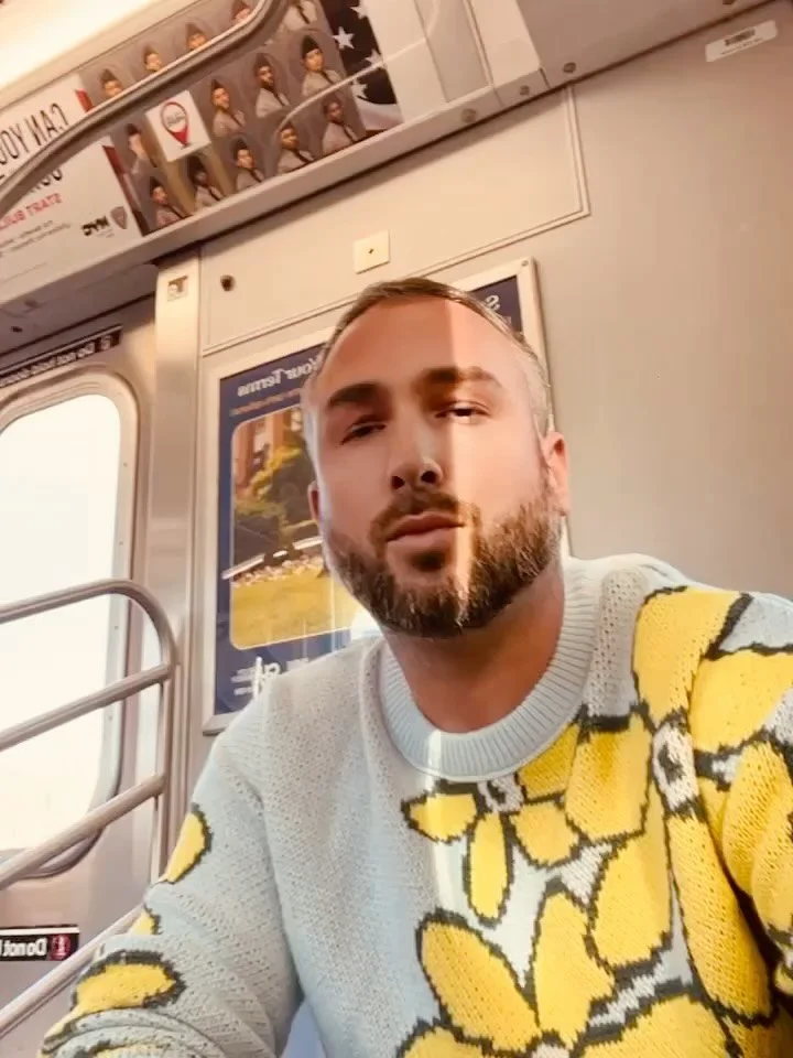 BROOKLYN home. 

@mako.culture 
@francoiscastelain 

#bedstuy #brooklyn #nyc #brooklynvibes