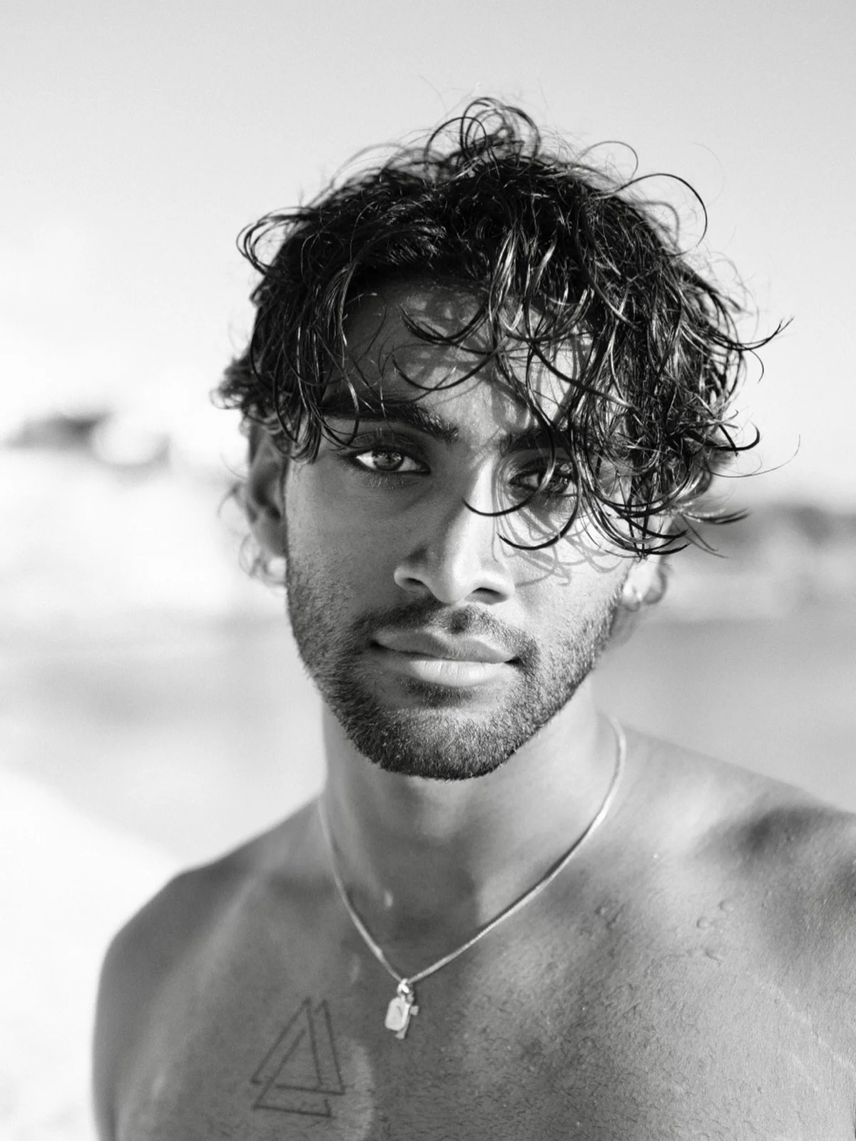 Salt-kissed hair. Charming gaze.

@ronan.gv 
@francoiscastelain 
@mako.culture 
@belmond_lasamanna 
@belmond 

#salthair #sxm #stmartin #artphoto