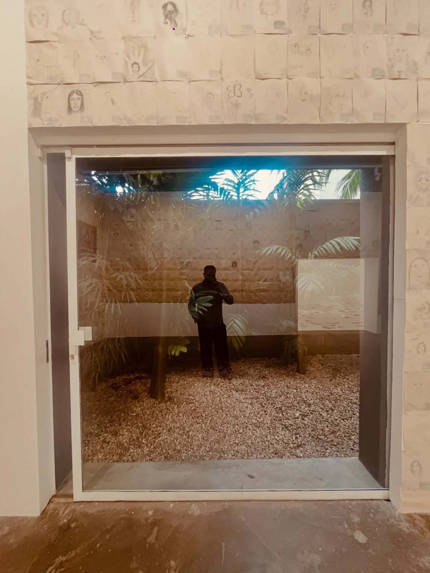 Random S&atilde;o Paulo.
Lost in the right direction.

@mako.culture 
@francoiscastelain 

#saopaulo #randomshots #MAKO.Voyage