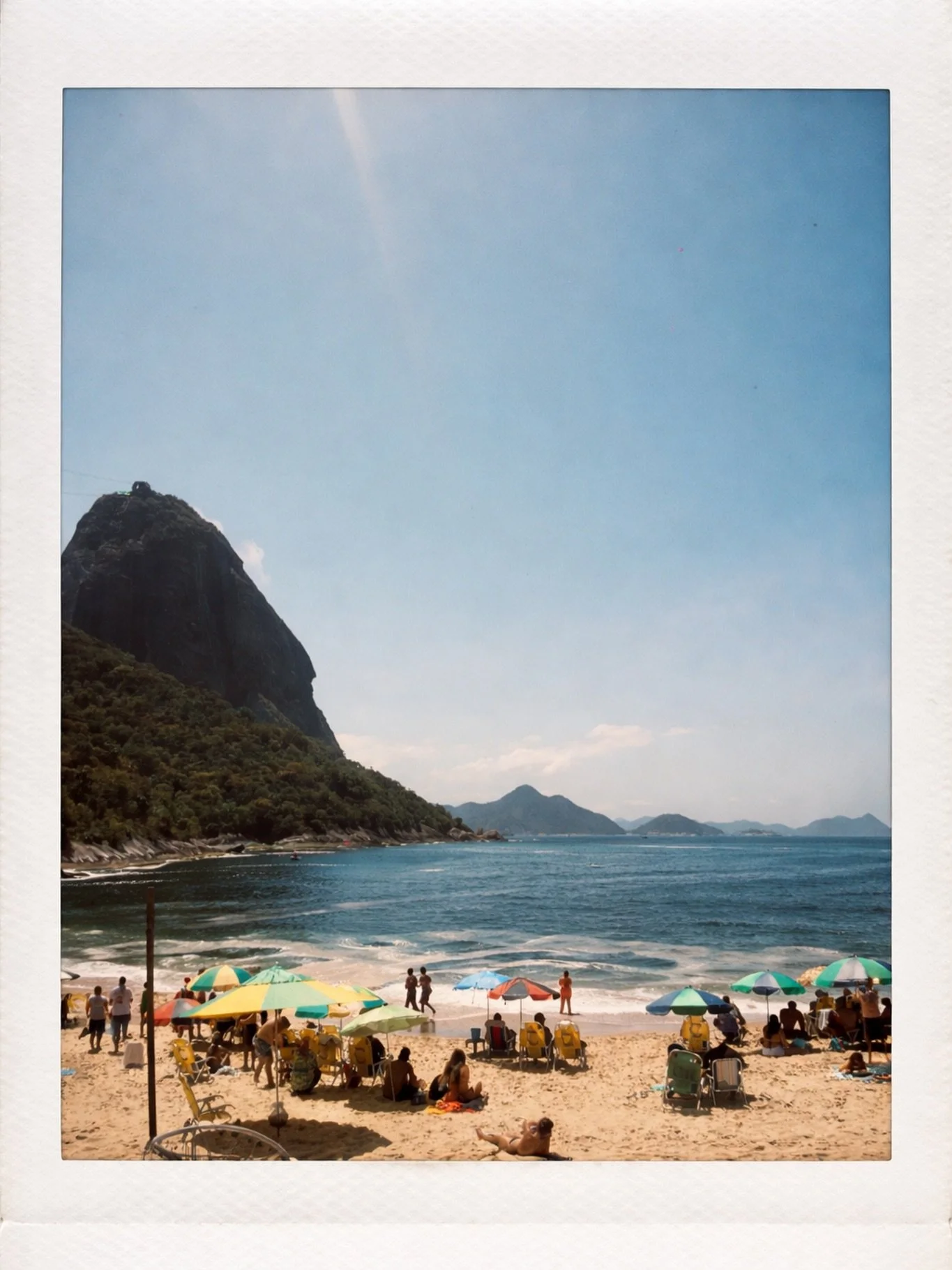 Polaro&iuml;d Rio de Janeiro 2 

@mako.culture 
@francoiscastelain 

#artwork #polaroid #rio