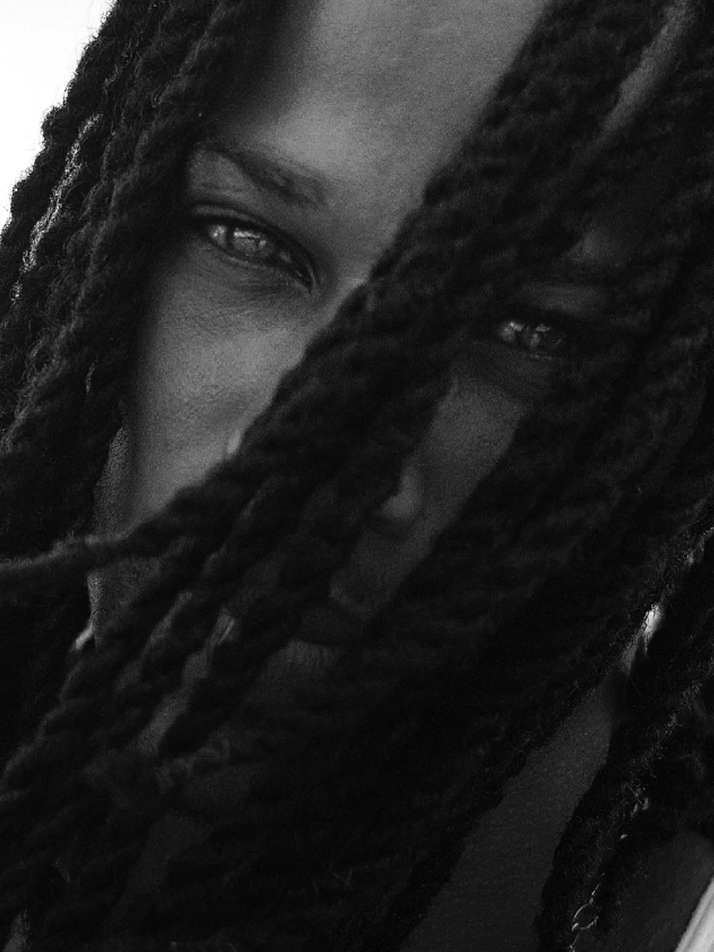 What do you think you&rsquo;re reading
through his eyes ?

Sudhir 
📷 @francoiscastelain 
@mako.culture 

#sxm #artportrait #throughhiseyes