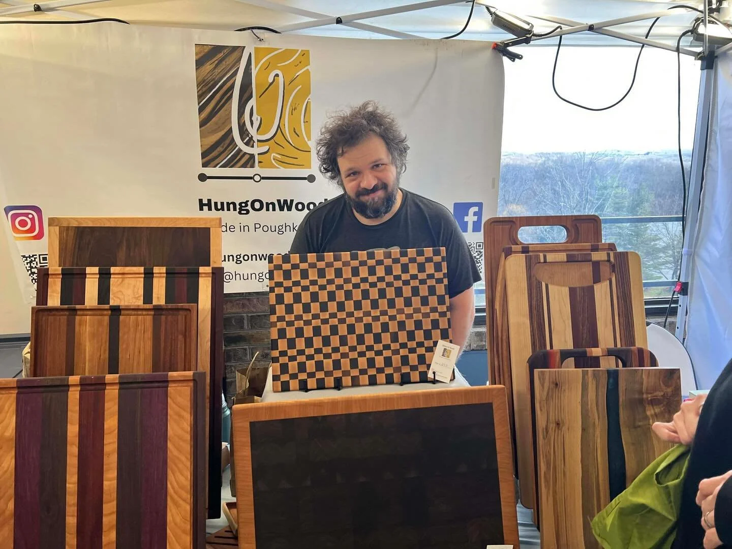 From cutting boards to conferences, back to cutting boards:

Sunday: QuailHallow Craft Fair @ DCC on Sunday
Monday-Friday: AWS conference in Las Vegas
Saturday: MJN Winter Craft Fair
Sunday: Hudson House Holiday Market