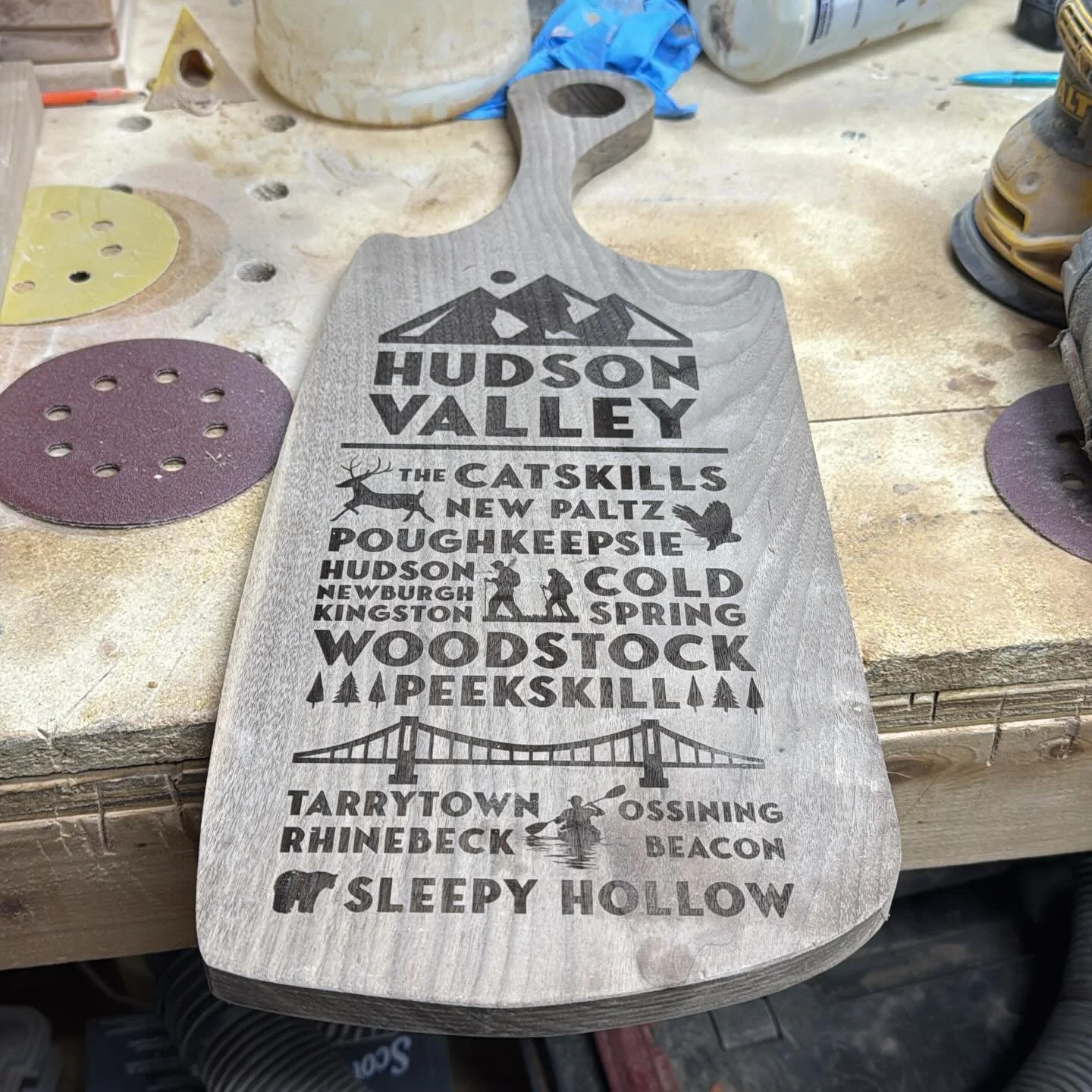 Design from @foxburrowdesigns in walnut

I dig it