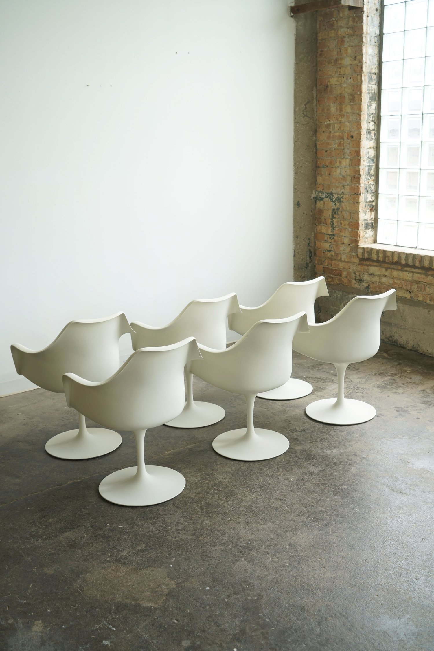 Set of Tulip Armchairs by Eero Saarinen for Knoll, plumb