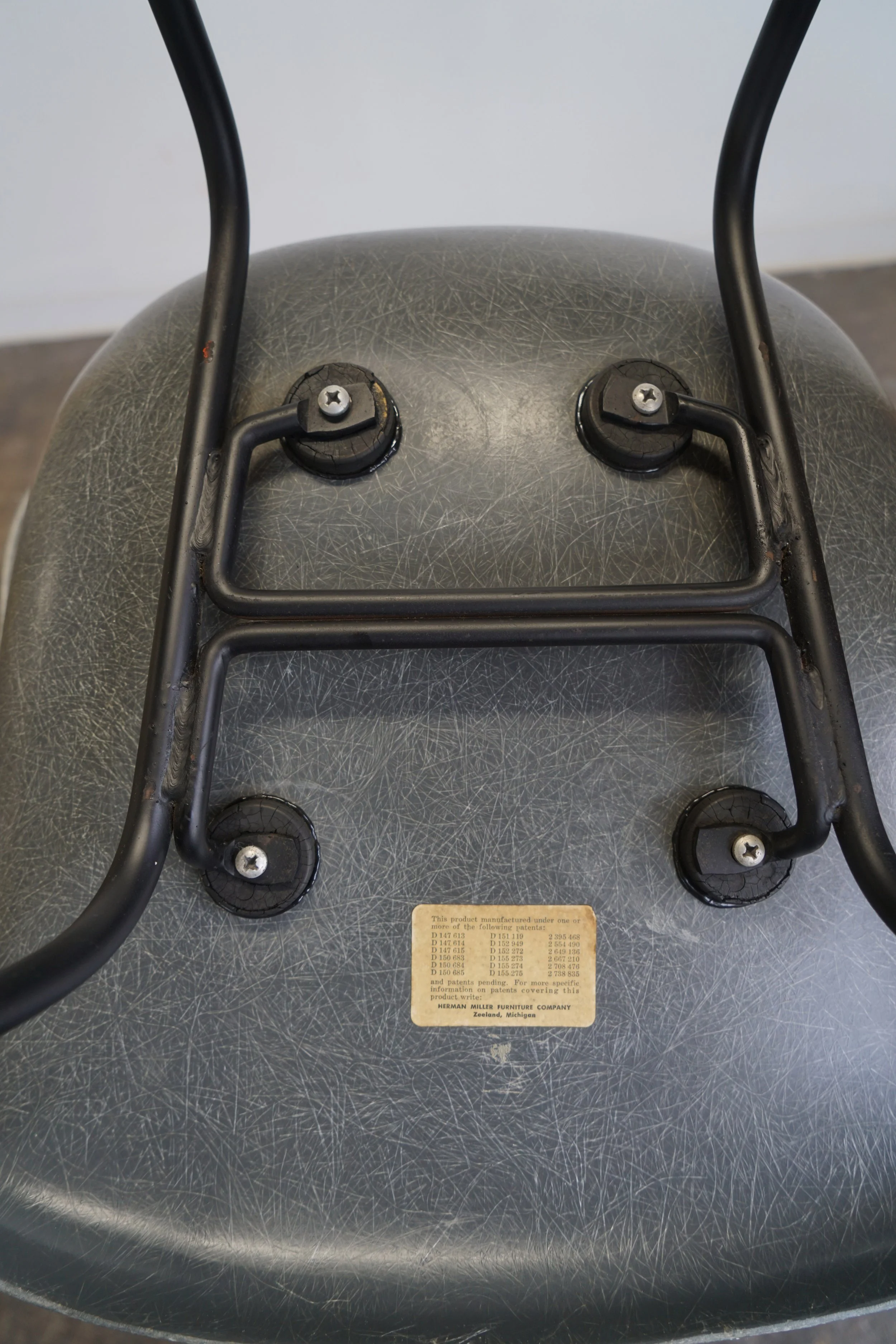 eames_grey_DAX_9.jpg