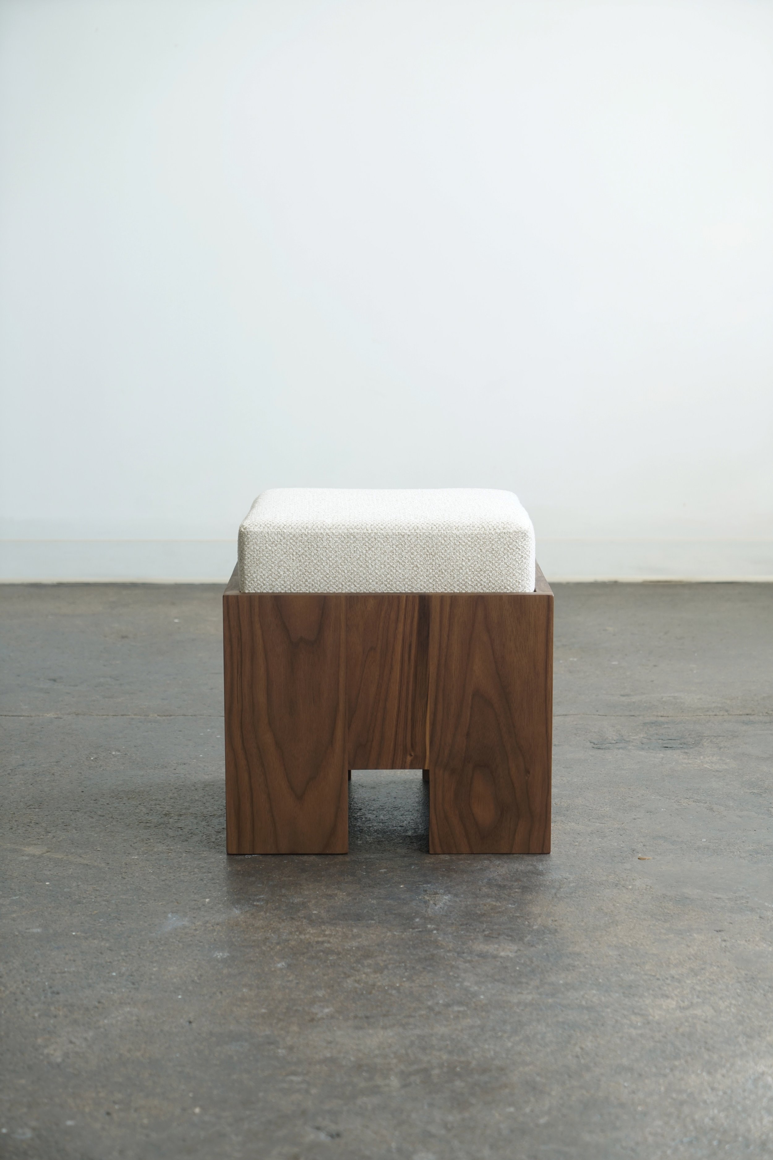 SC1_stool_walnut_5.jpg