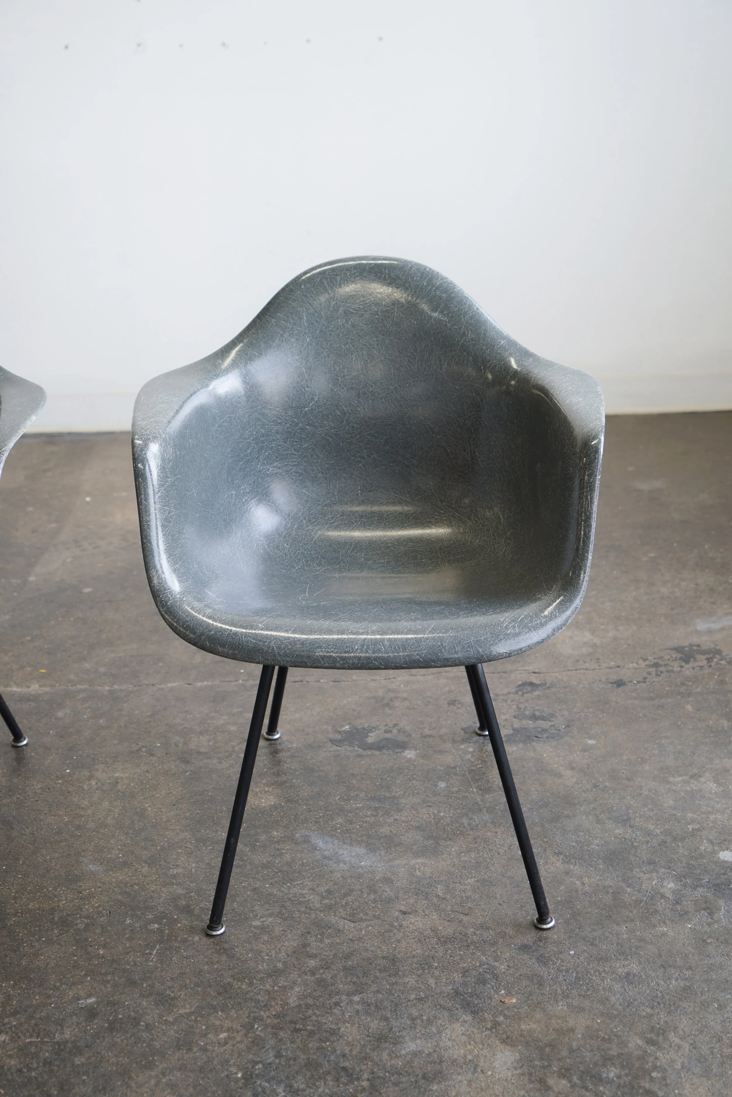 eames_grey_DAX_2.jpg